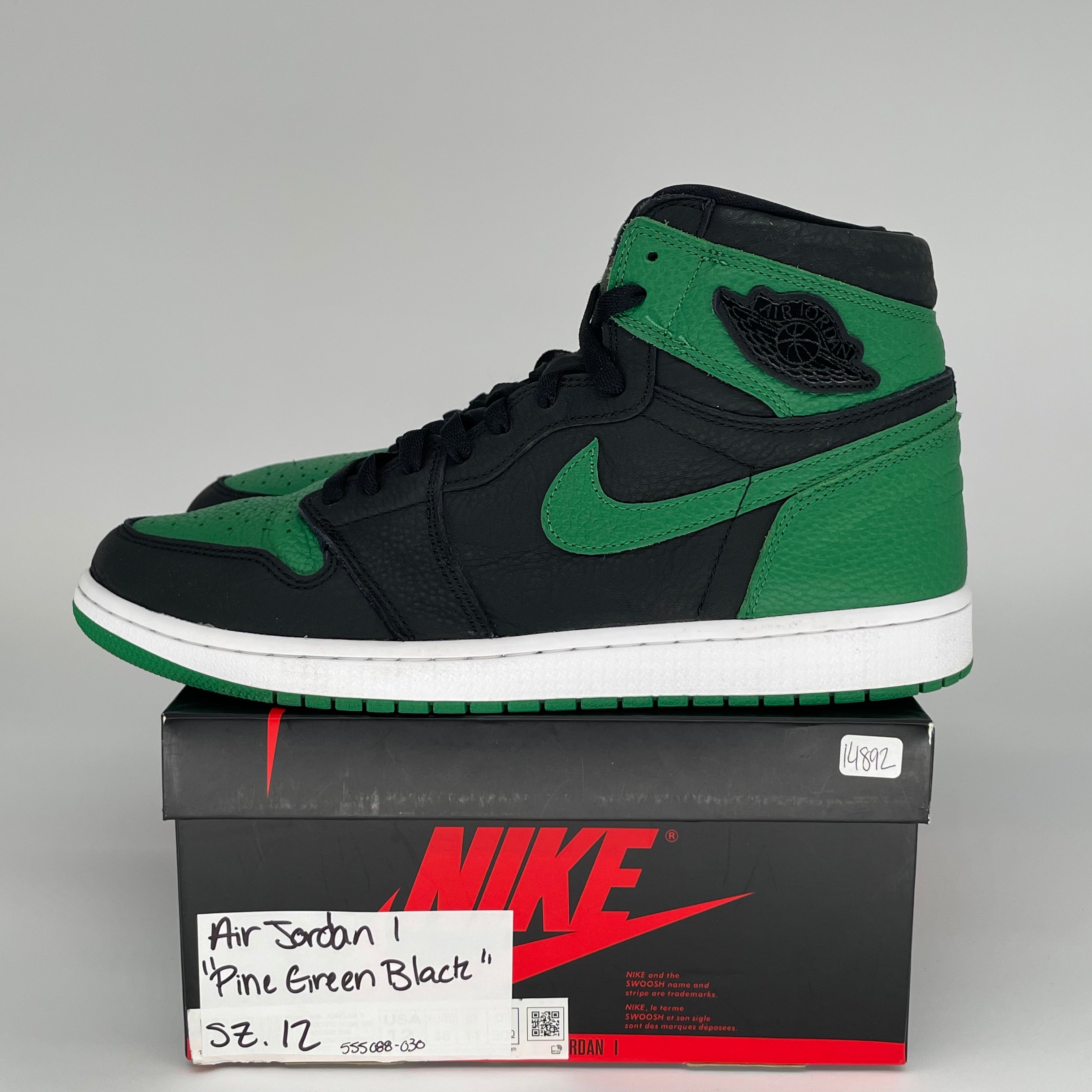 Air Jordan 1 Retro High OG Pine Green Black Men's Basketball Shoes Size 12 (555088-030) - Perfect for Sneaker Collectors & Streetwear Fashion