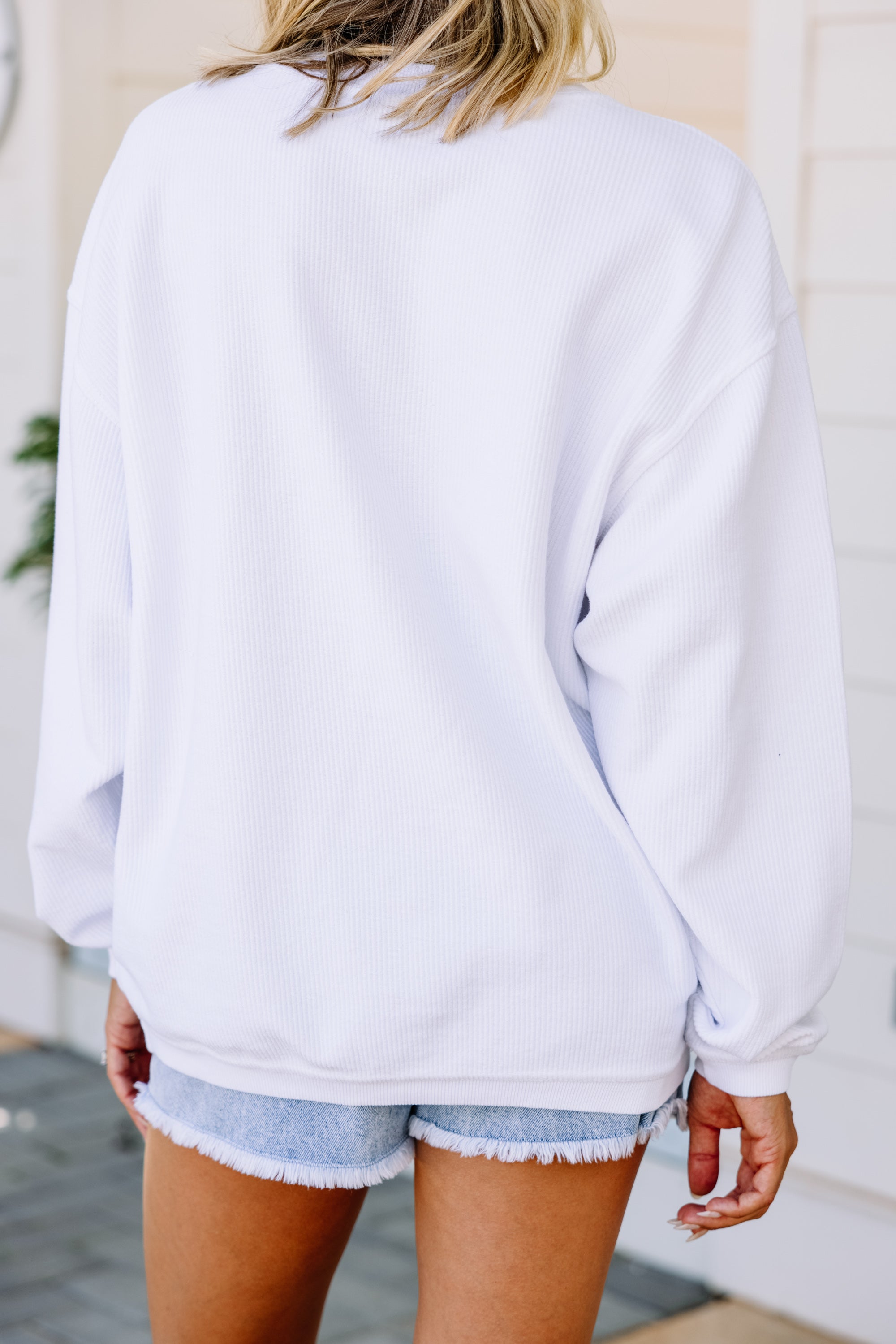 Beverly Hills Tennis Club White Graphic Pullover Hoodie - Stylish Casual Sweatshirt for Men & Women | Perfect for Tennis, Gym, and Streetwear Fashion