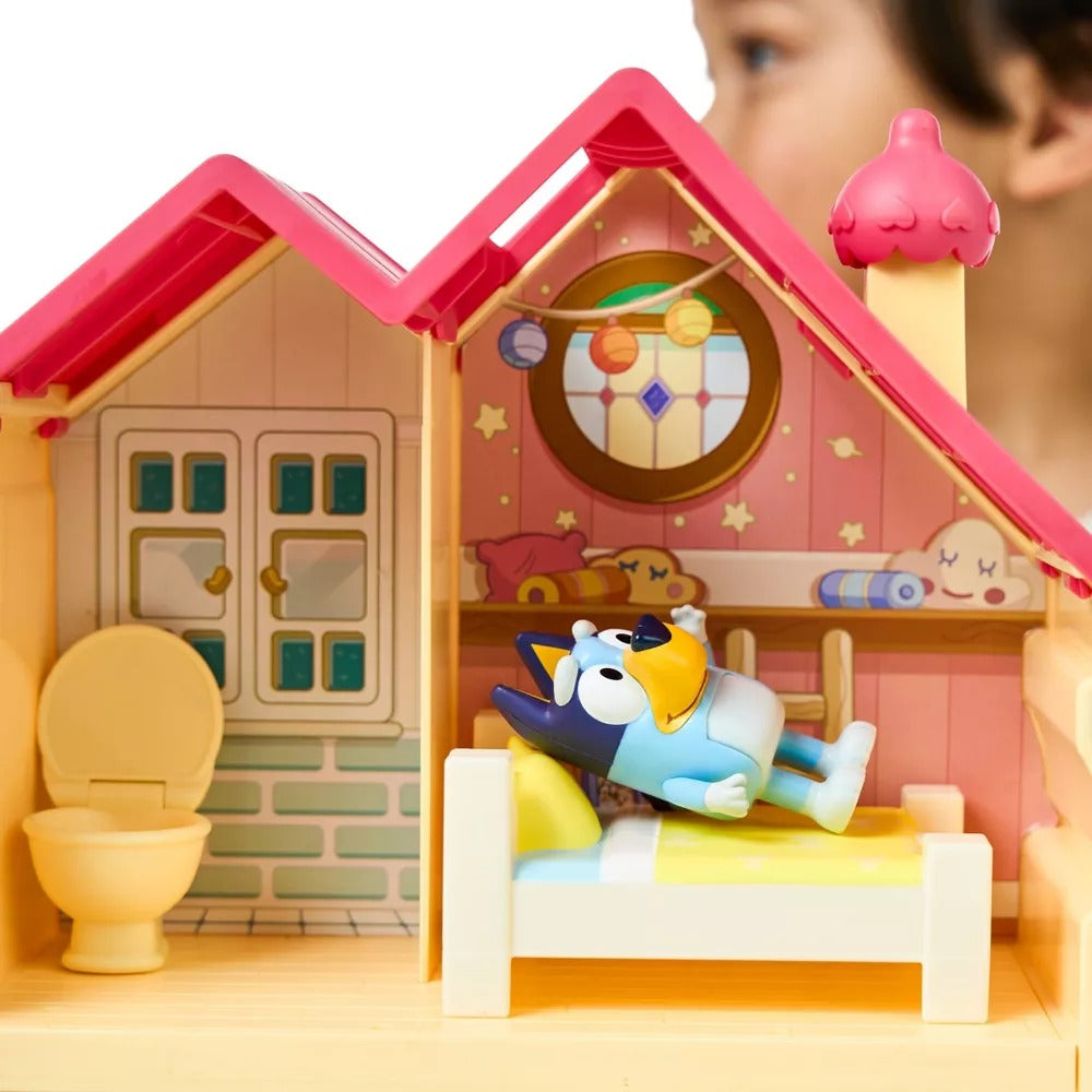 Bluey Mini Home Playset - Interactive Playset for Kids with 4 Figures & Furniture - Perfect for Imaginative Play, Gift for Bluey Fans, Birthday & Christmas Presents - Indoor & Outdoor Fun for Toddlers & Preschoolers
