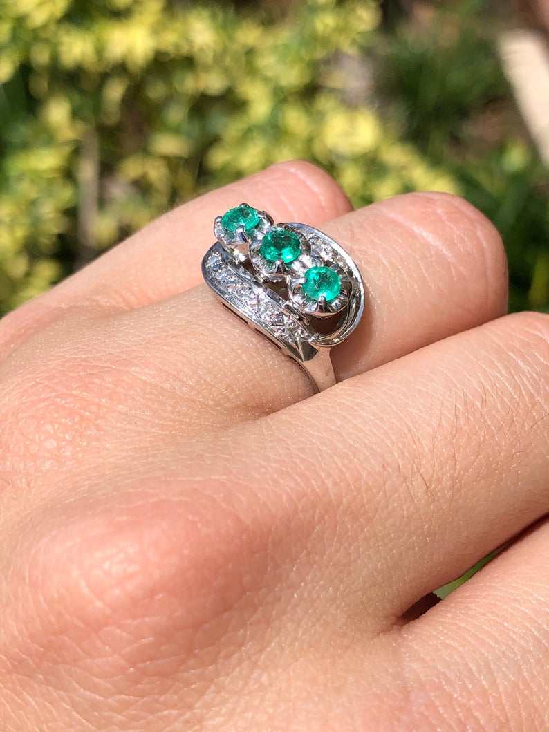 0.76tcw Vintage Colombian Emerald and Diamond Ring in 14K Gold - Perfect for Weddings, Anniversaries & Special Occasions