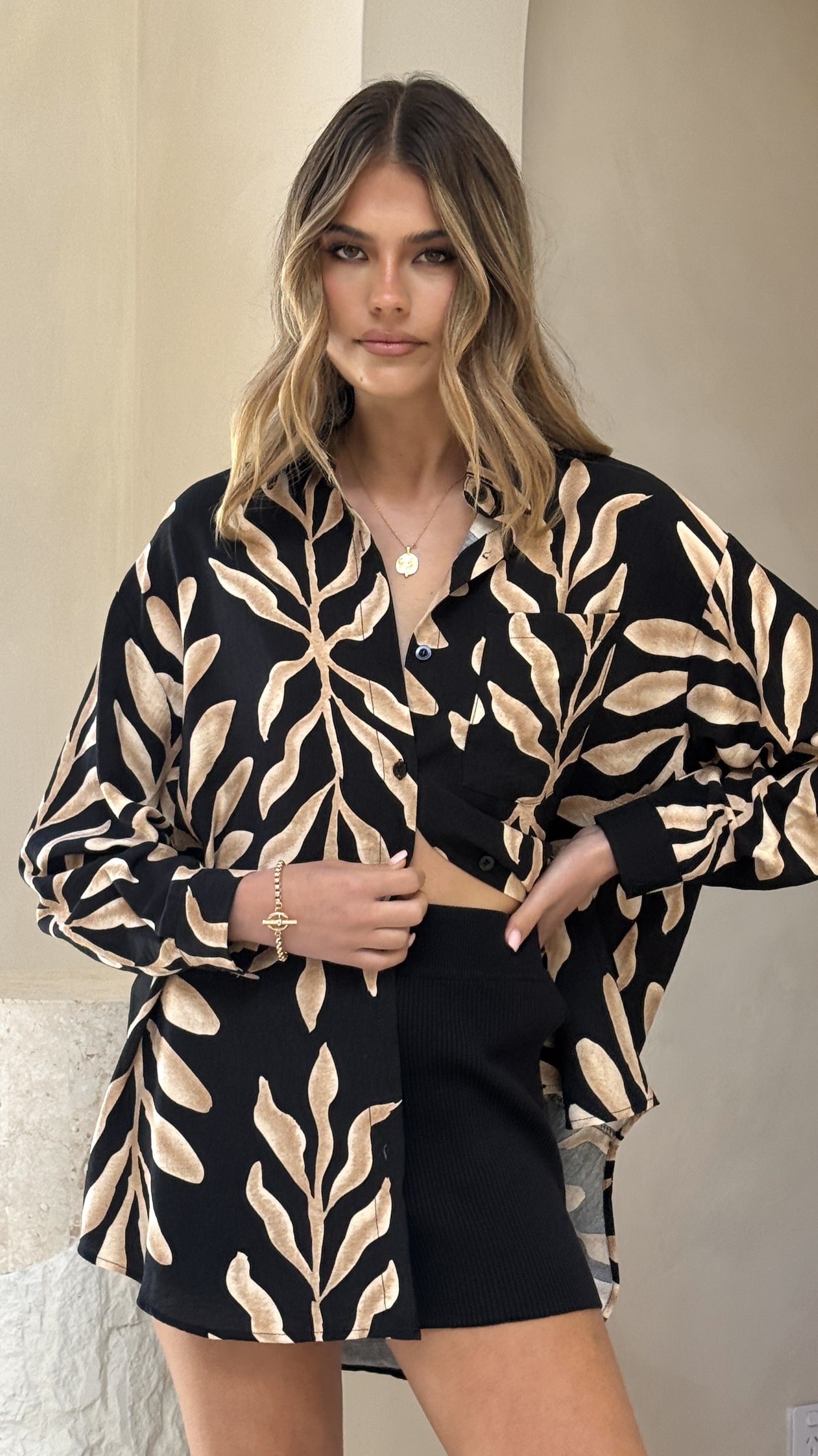 Stylish Koa Button Up Shirt for Men - Black/Tan Print Floral Hawaiian Shirt - Perfect for Beach Vacation, Summer Party & Casual Wear