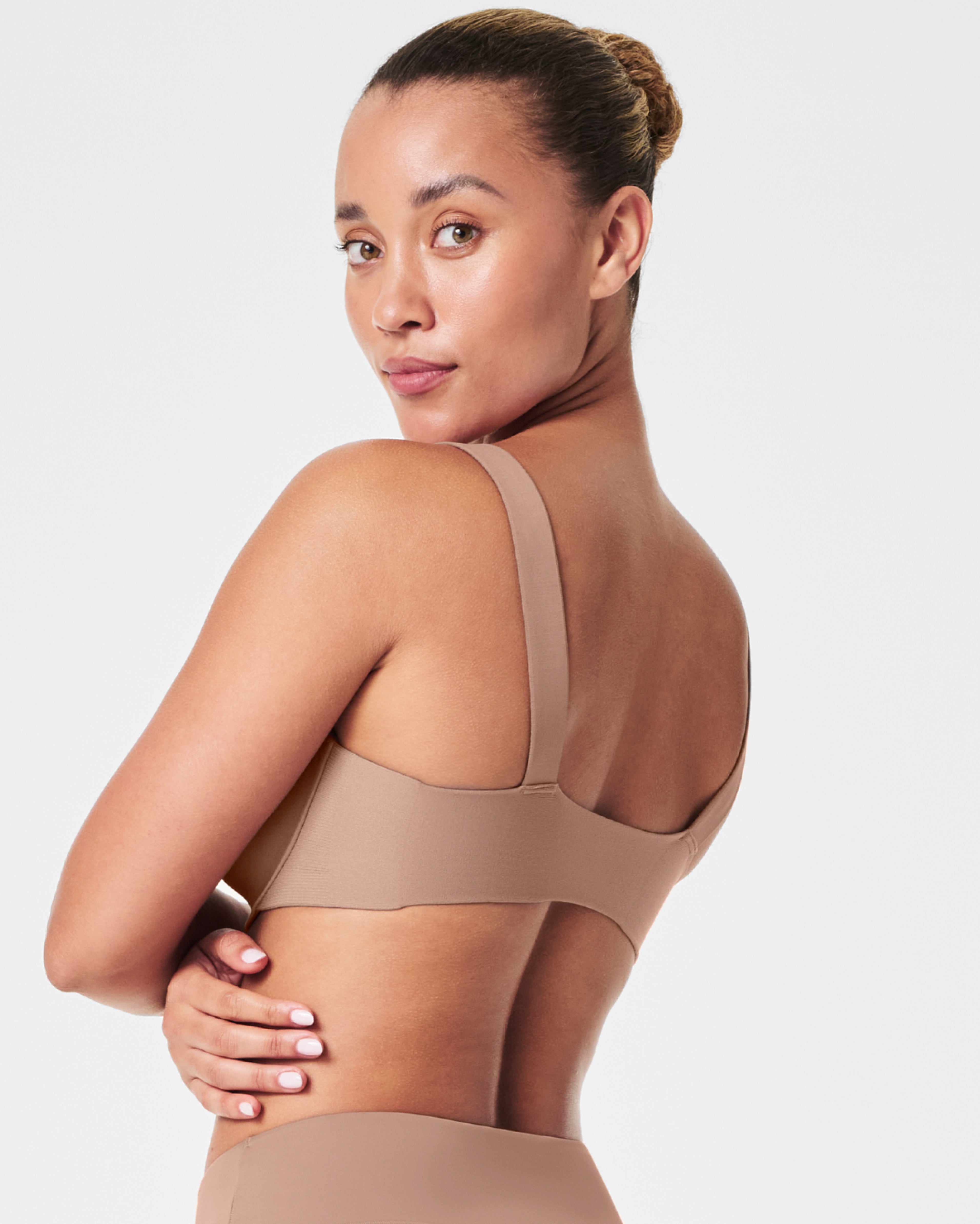 SPANX Smooth Comfort Lightly Lined Full Coverage Bra - Wireless T-Shirt Bra for Everyday Wear & Layering Outfits