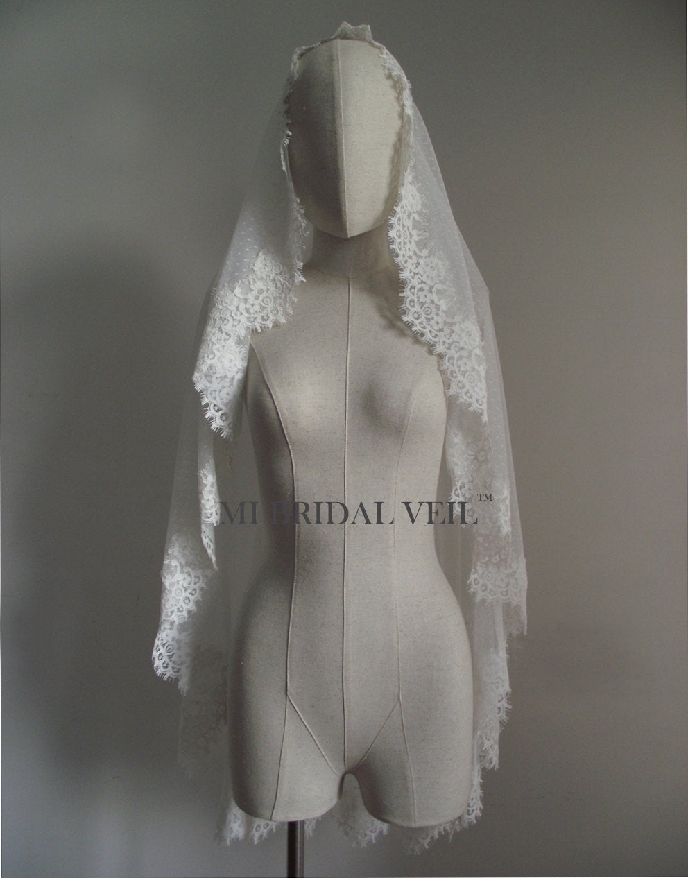 Polka Dot Veil | Vintage Inspired Rose Lace Bridal Veil | Mantilla Wedding Veil for Brides | Perfect for Boho, Vintage & Romantic Weddings