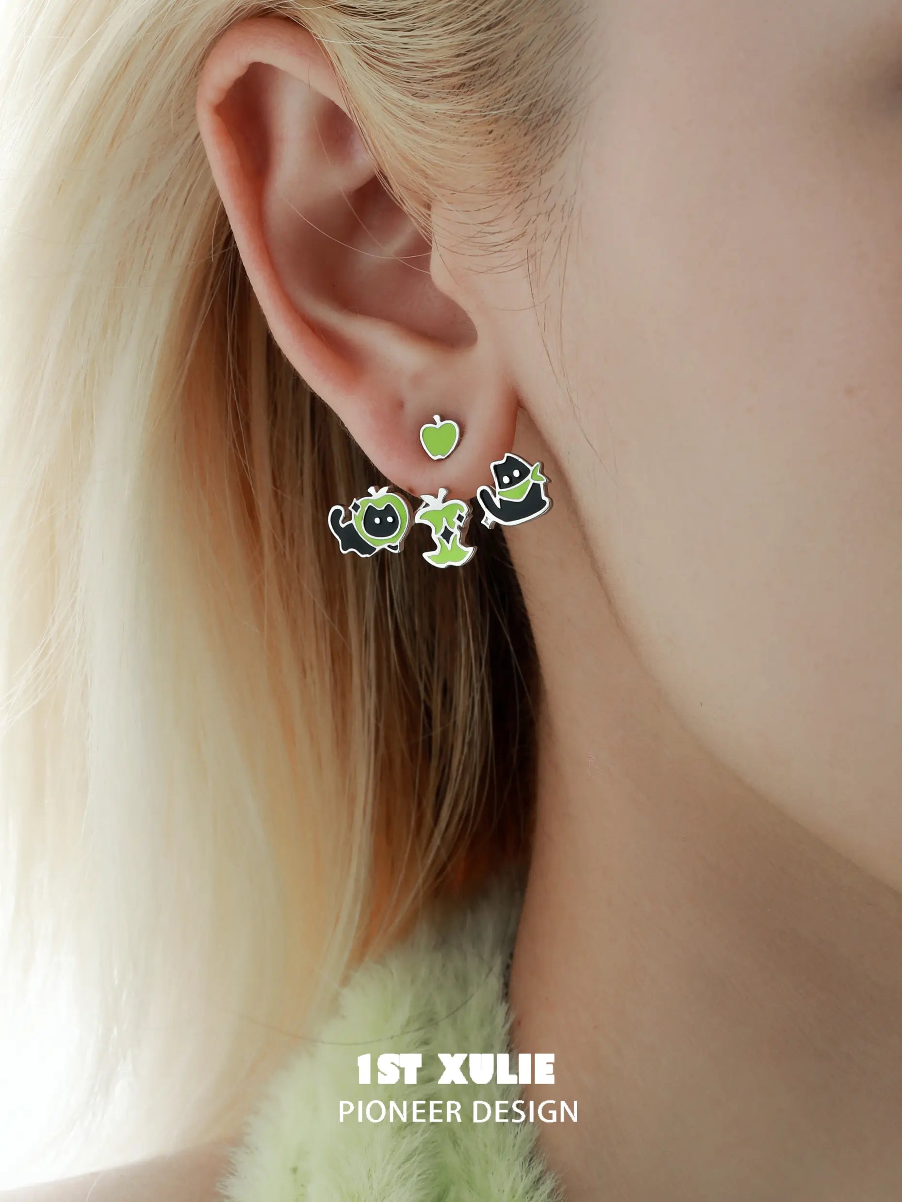 Cuties' Appleland Kitten & Puppy Apple Core 18k Gold Plated Stud Earrings - Perfect for Pet Lovers, Casual Wear & Gift Giving