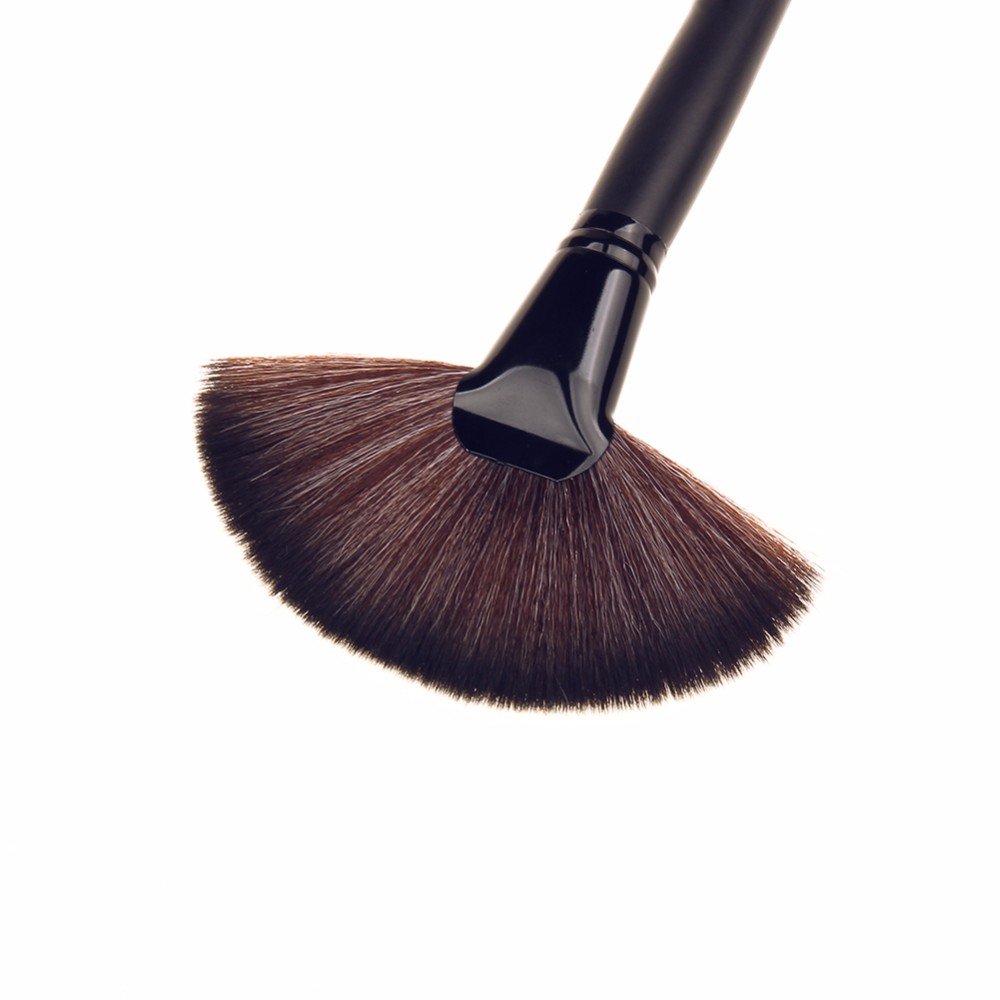 Guggy® Professional Soft Fan Makeup Brush for Blush, Powder & Foundation - Large Black Hair Brush for Flawless Makeup Application - Perfect for Daily Use, Contouring & Highlighting