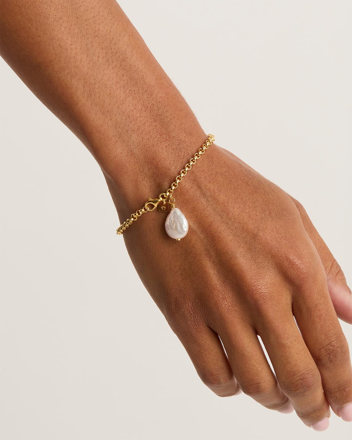 18K Gold Vermeil Embrace Stillness Pearl Bracelet for Women - Elegant Pearl Jewelry Gift for Birthday, Anniversary & Special Occasions