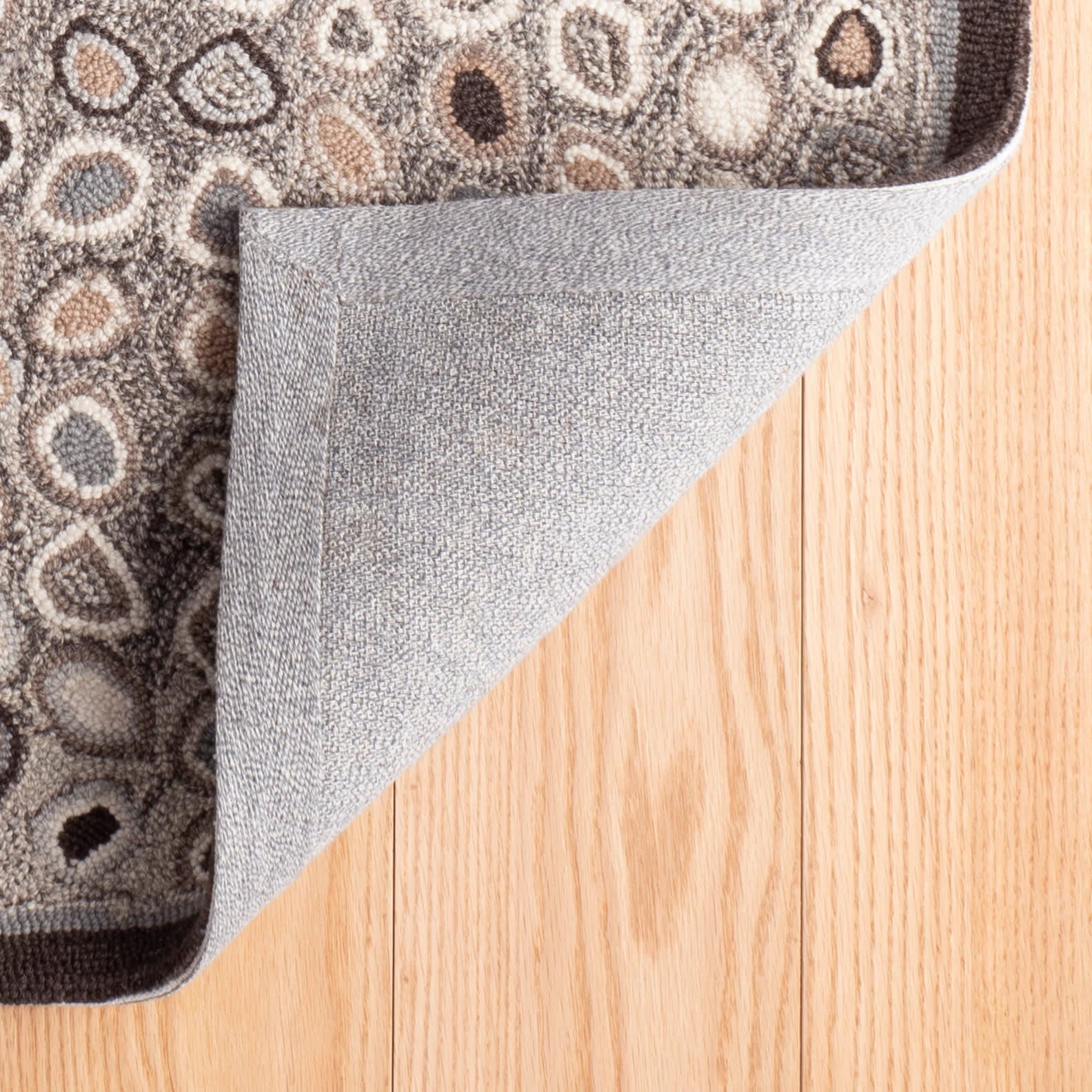 Premium Grey Cat's Paw Hand-Hooked Wool Rug - Soft & Durable for Living Room, Bedroom, or Nursery Decor