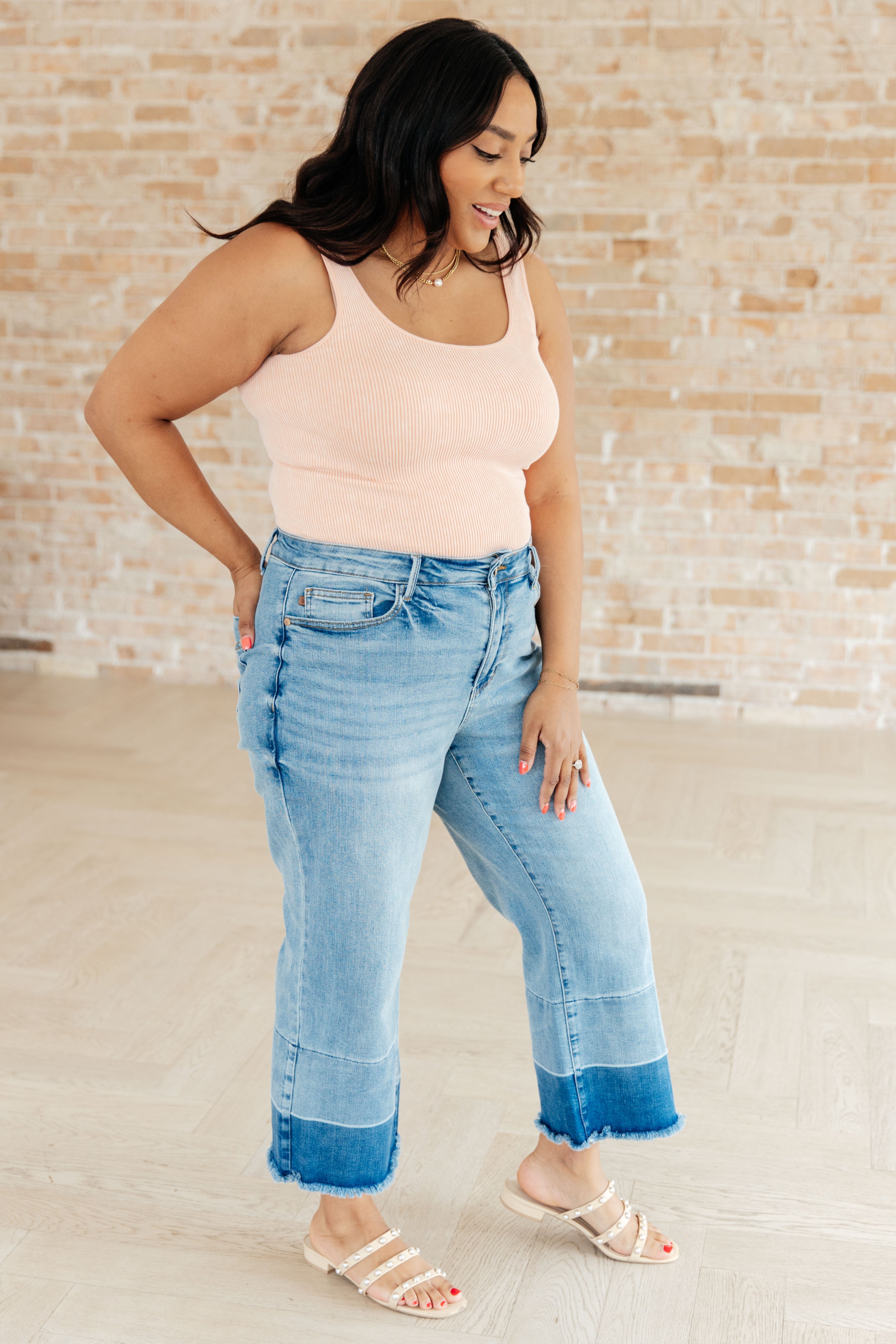 Judy Blue Women's Medium Wash Olivia High Rise Wide Leg Crop Jeans - Stylish Distressed Denim Pants for Casual Outings & Weekend Wear