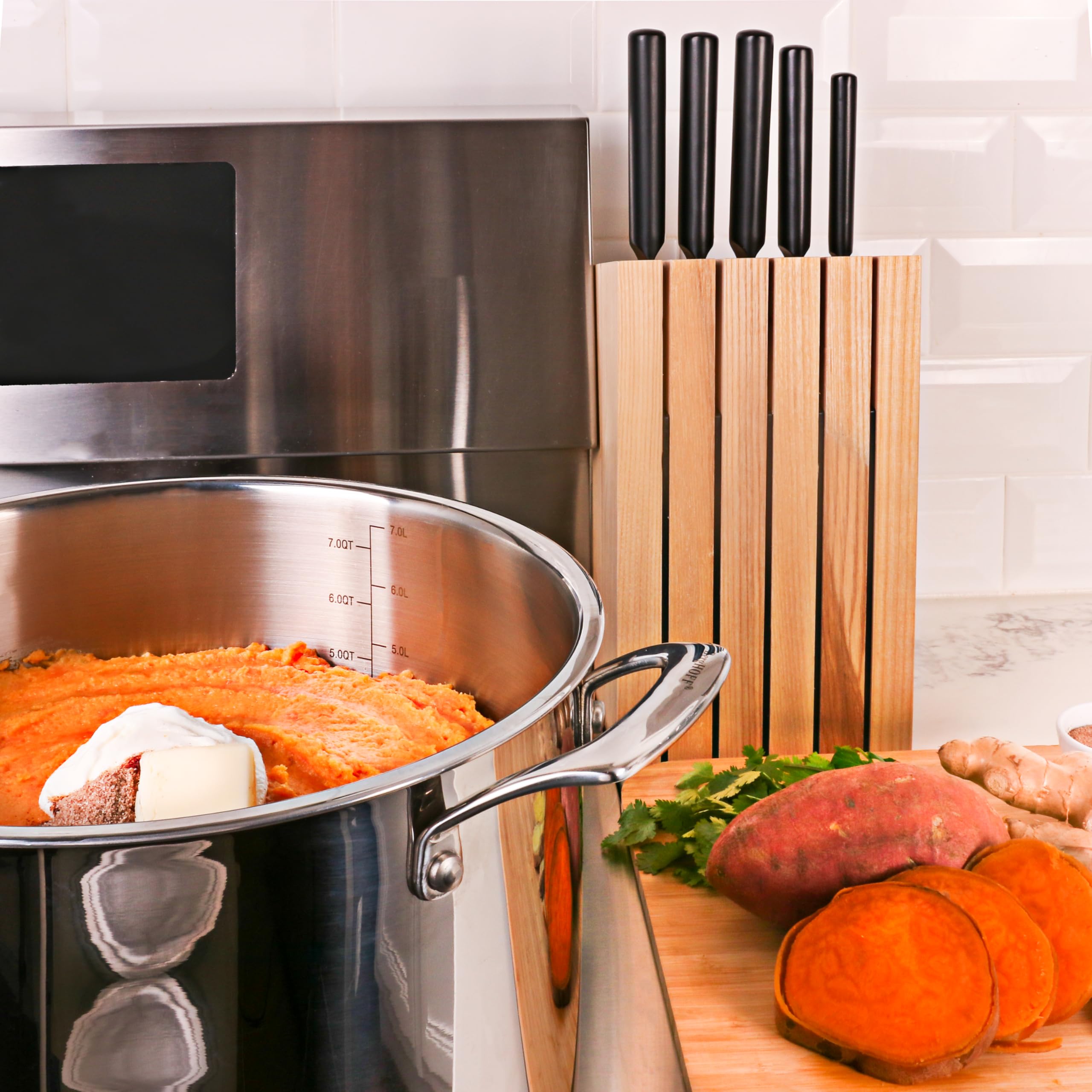BergHOFF Professional Tri-ply 18/10 Stainless Steel Stockpot 8 Quart with Lid - 9.5 Inch Induction Compatible Cookware for Fast & Even Heating - Oven & Dishwasher Safe with Measurement Markings & Ergonomic Handles - Perfect for Soups, Stews, Pasta & Large Family Cooking