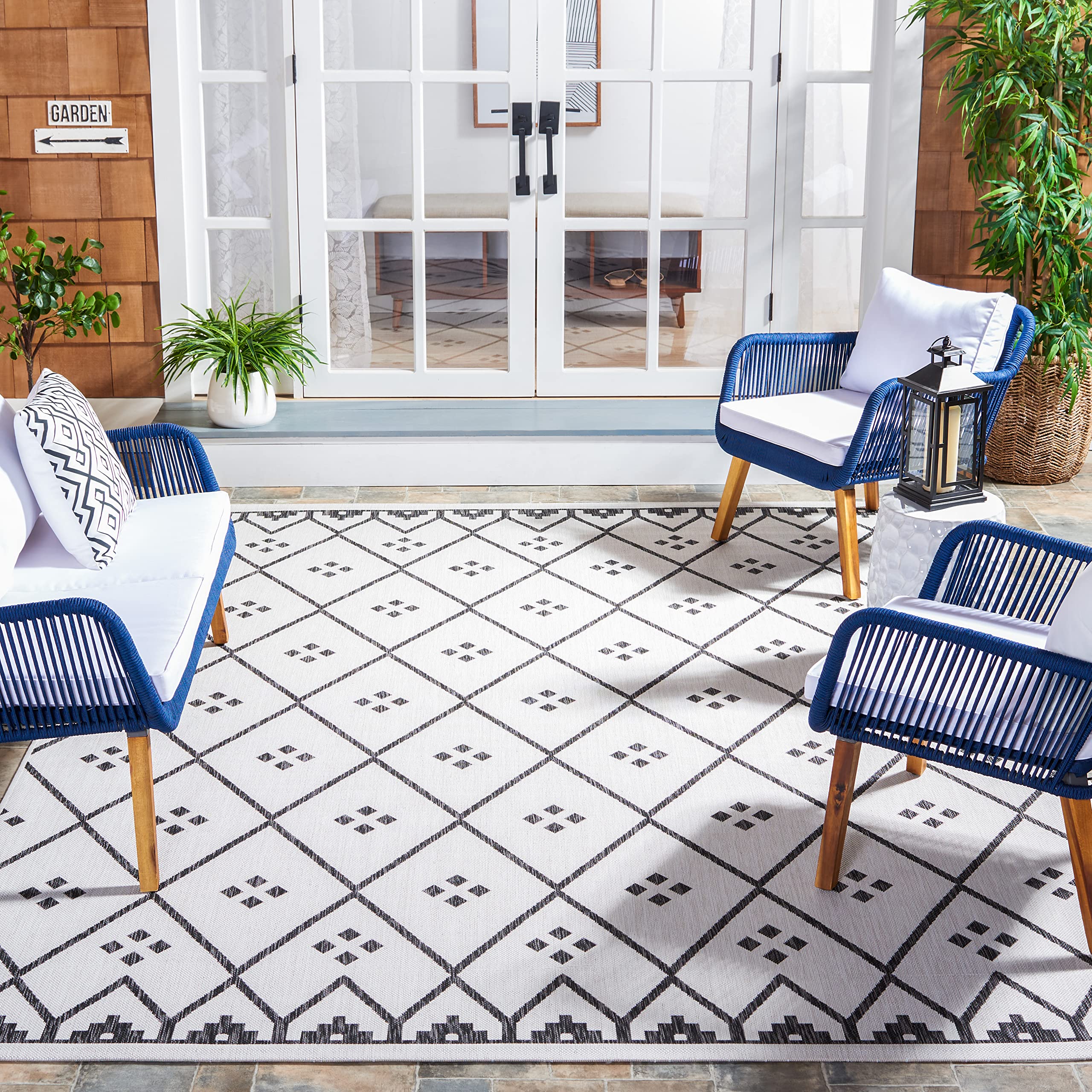 SAFAVIEH Courtyard Collection 6'7