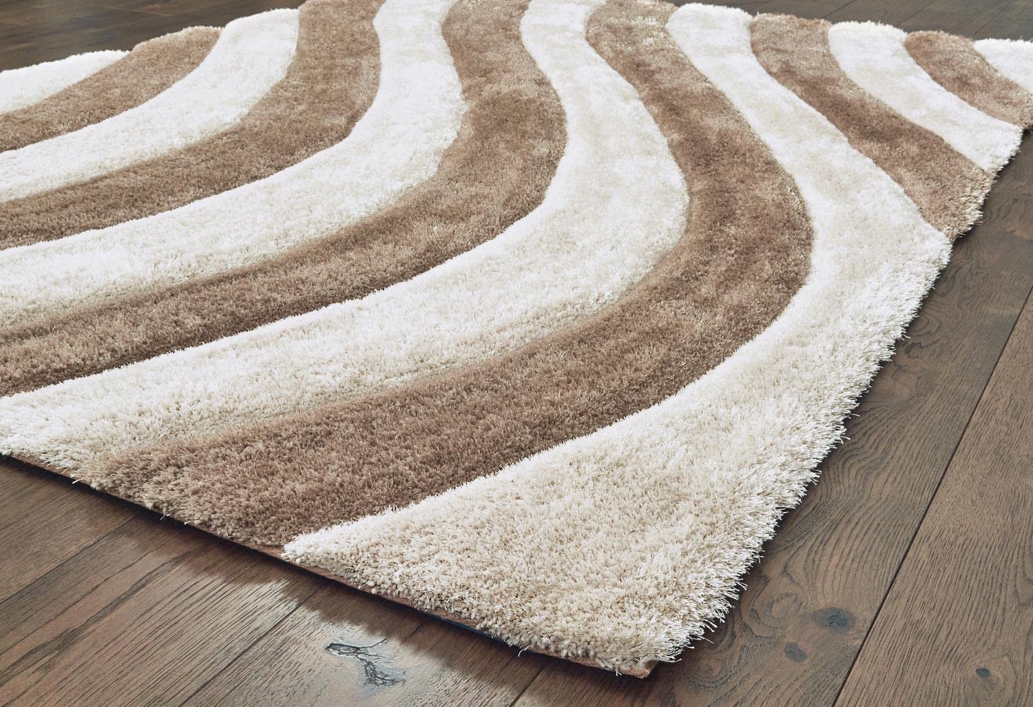 United Weavers Finesse Streamer Beige Accent Rug 1'10