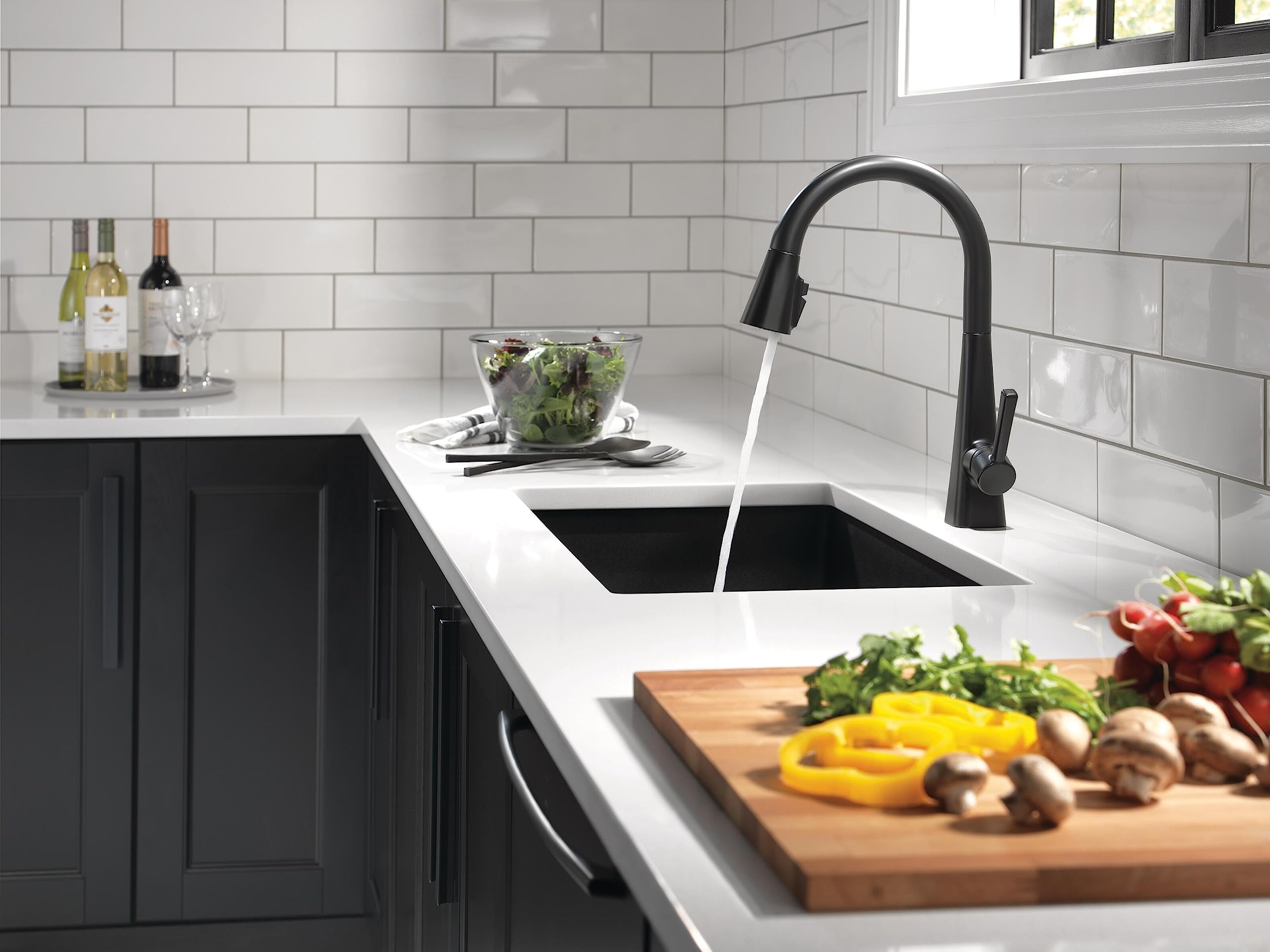 Delta 19802Z-BL-DST Matte Black Lenta Pull Down Kitchen Faucet with Magnetic Docking Spray Head & Soap Dispenser - Modern Kitchen Sink Faucet for Easy Dishwashing & Food Prep