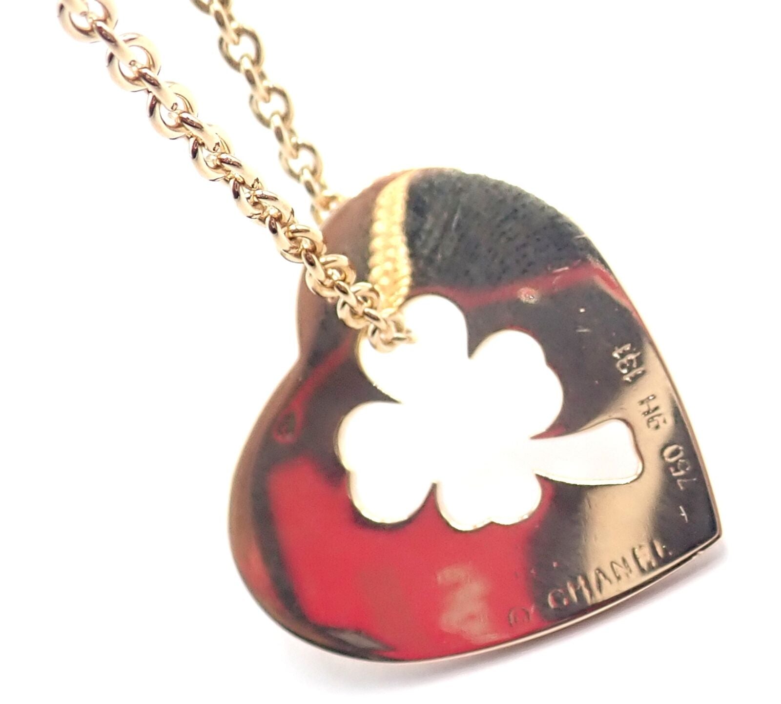 Authentic Chanel 4 Leaf Clover 18k Yellow Gold Heart Pendant Necklace - Elegant Link Chain for Women | Perfect Gift for Birthday, Anniversary & Special Occasions