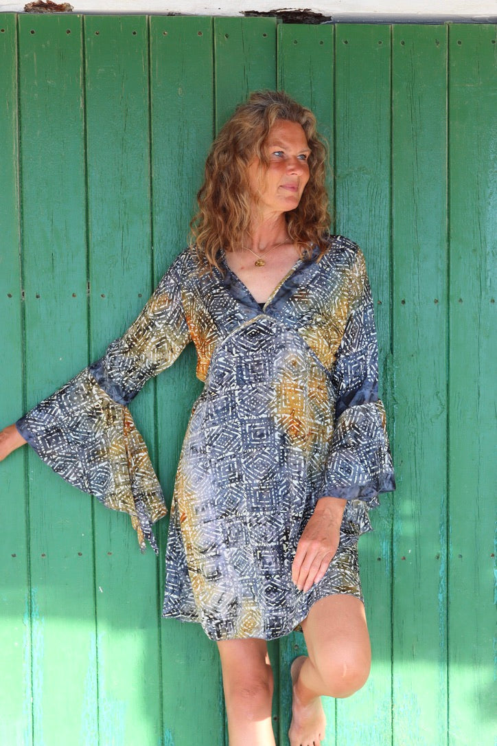 FIONA SILKY DRESS - Elegant & Comfortable Women's Dress for Parties, Weddings & Special Occasions