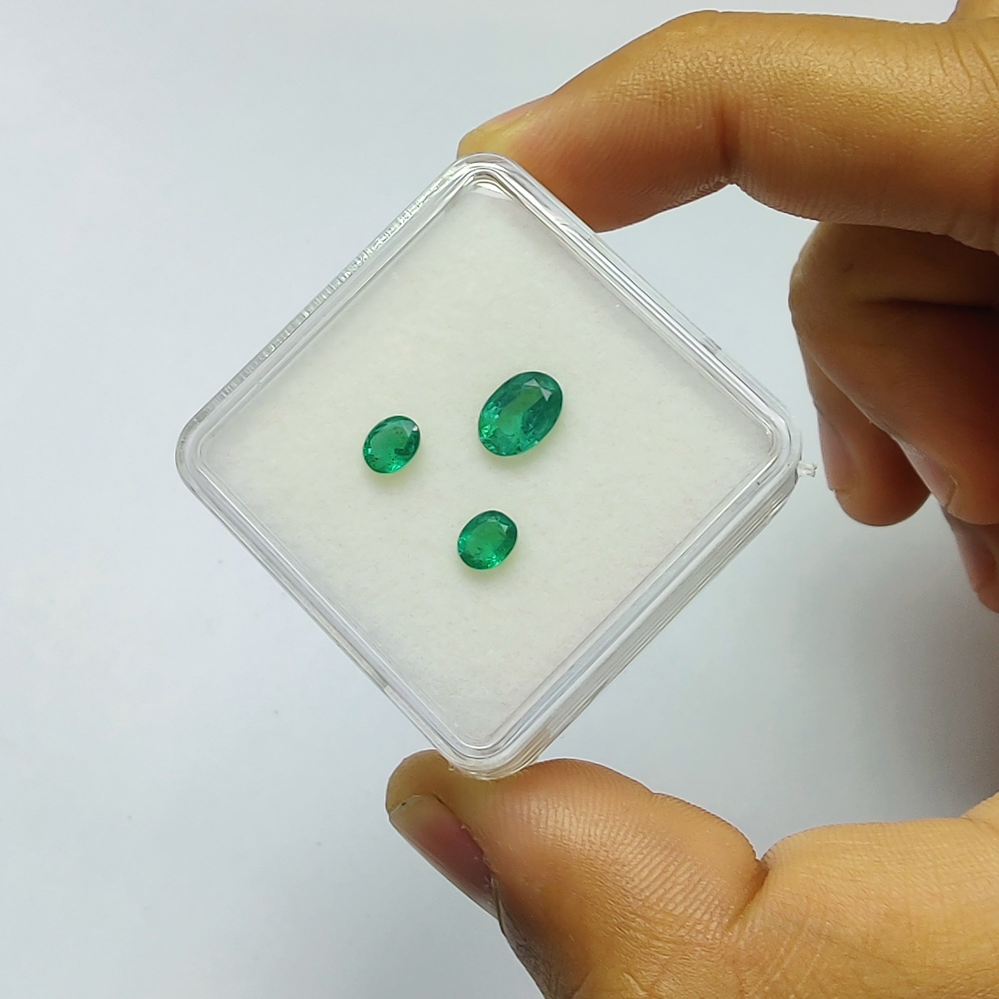Natural Untreated Green Emerald Gemstone Set - 1.40cts Oval Cut (5x4mm & 7.5x5.5mm) 3-Piece Collection | Jewelry Making, Engagement Rings & Fine Gemstone Gifts