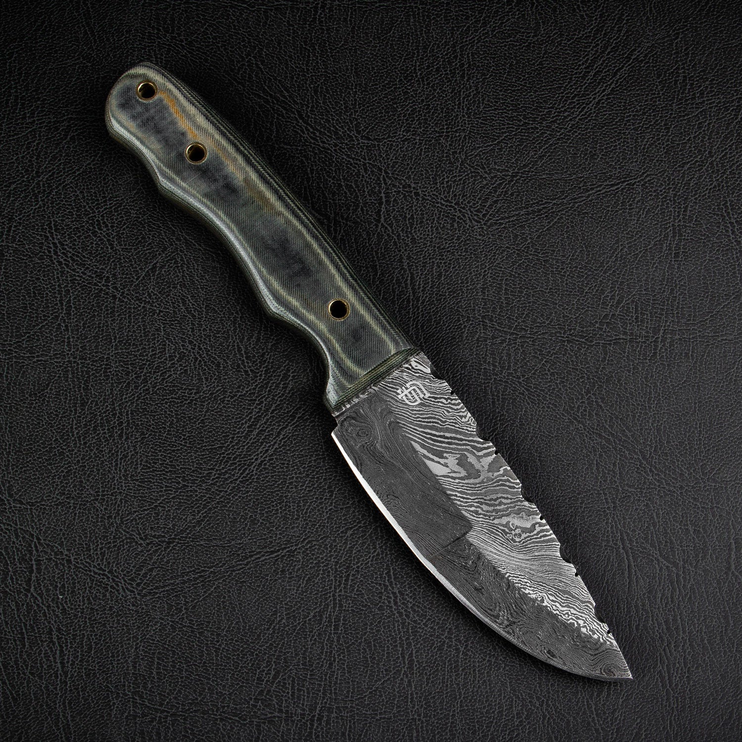 Premium Bowie Damascus Steel Hunting Knife - Handcrafted Fixed Blade with Leather Sheath - Ideal for Outdoor Camping, Hunting & Survival Adventures