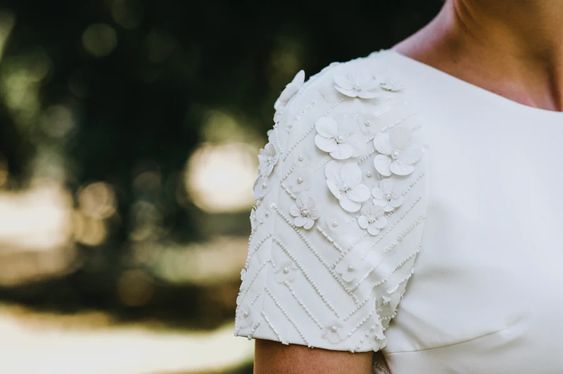 Sarah Seven Madison Sample Gown - Elegant Wedding Dress for Brides | Perfect for Beach Weddings, Garden Ceremonies & Formal Receptions