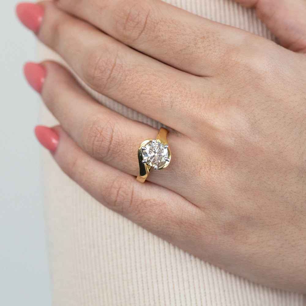 18ct Yellow Gold 2.00 Carat Australian Diamond Solitaire Engagement Ring for Women - Perfect for Proposals, Anniversaries & Special Occasions