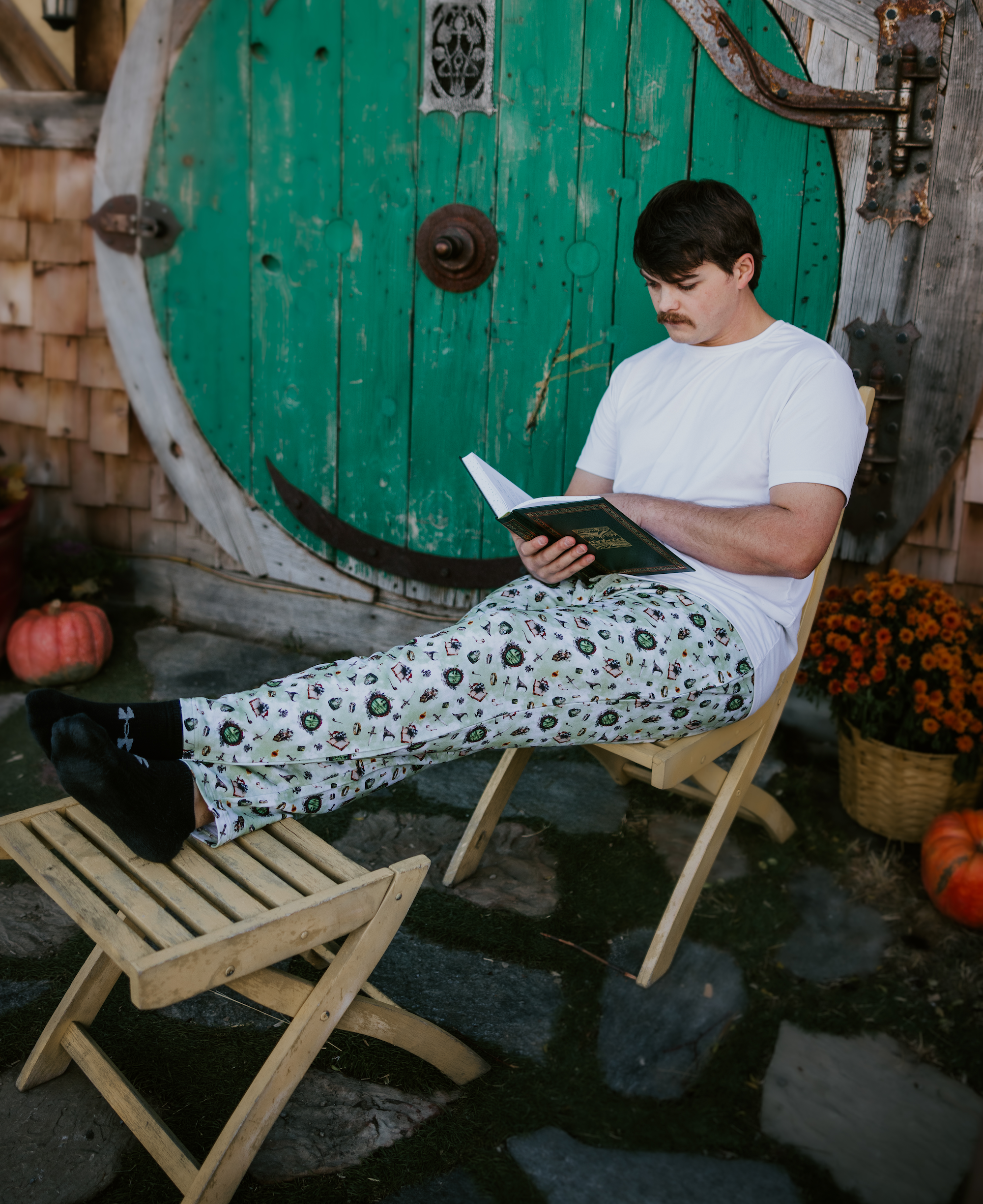 The Lord of the Rings™ Icons Straight Leg Pajama Pants for Men - Comfortable Sleepwear for Movie Nights & Relaxation