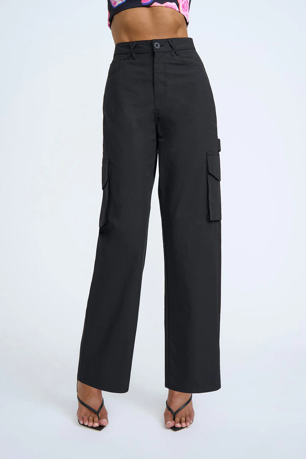 FEMME Wide Leg Cargo Pants for Women - Black | Stylish & Comfortable Casual Pants for Everyday Wear, Outdoor Adventures & Street Fashion