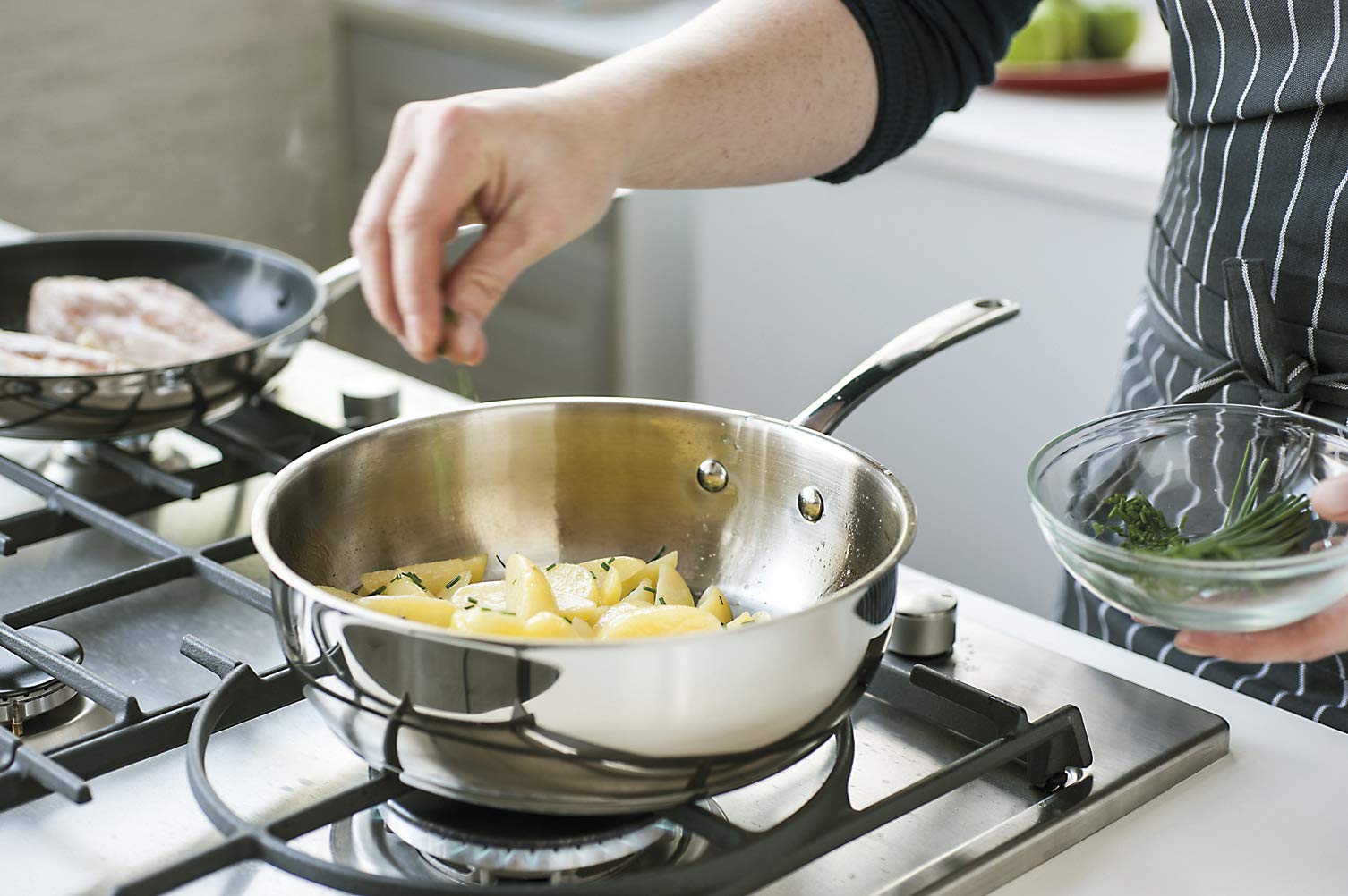 Belvia 24cm Stainless Steel Sauté Pan with Tempered Glass Lid - Nonstick Cookware for Frying, Searing & Simmering - Perfect for Gas, Electric & Induction Stovetops
