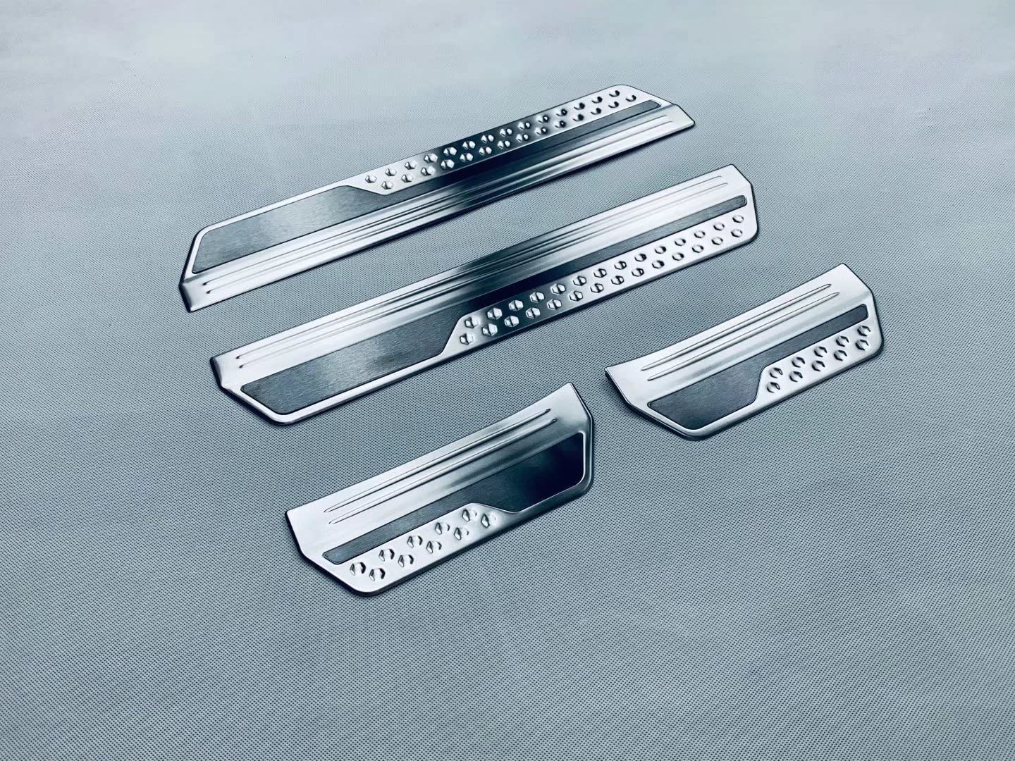 HR-V 2021-2022 Rear Bumper Protector & Door Sill Guards for Honda HRV - Stainless Steel Scuff Plate & Kick Panel Cover - Interior Accessories (Silver) - Perfect for Parking Protection & Scratch Prevention