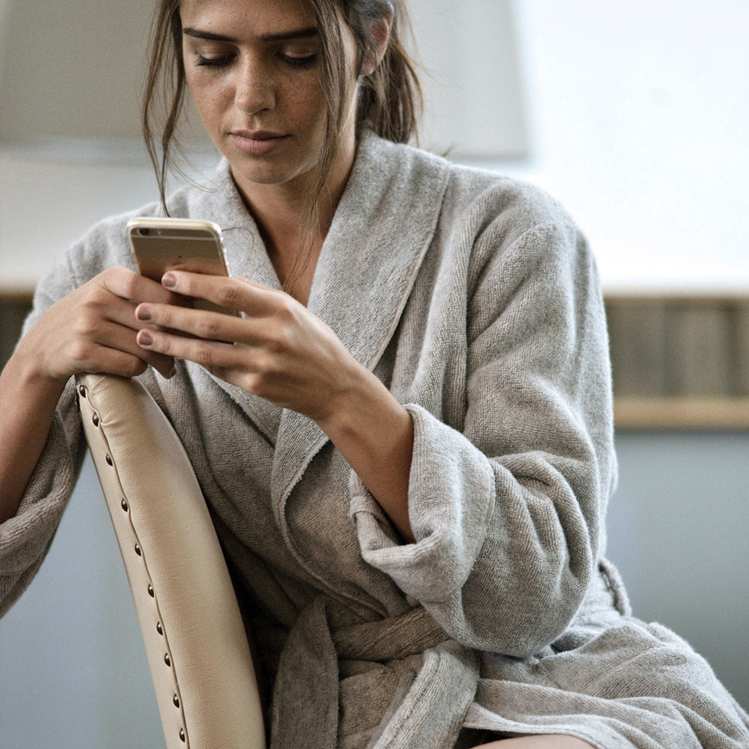 Premium 100% Cotton Unisex Thermal Bathrobe - Soft Oatmeal Color, Cozy Loungewear for Spa, Hotel & Home Relaxation