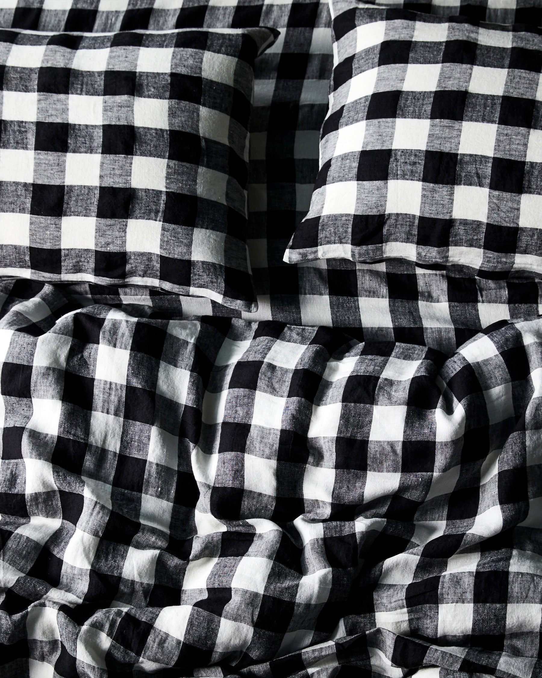 Black & White Gingham Linen Fitted Sheet - Queen Size 100% Organic Cotton Bedding Set - Breathable & Soft for Comfortable Sleep - Perfect for Master Bedroom, Guest Room & Vacation Homes