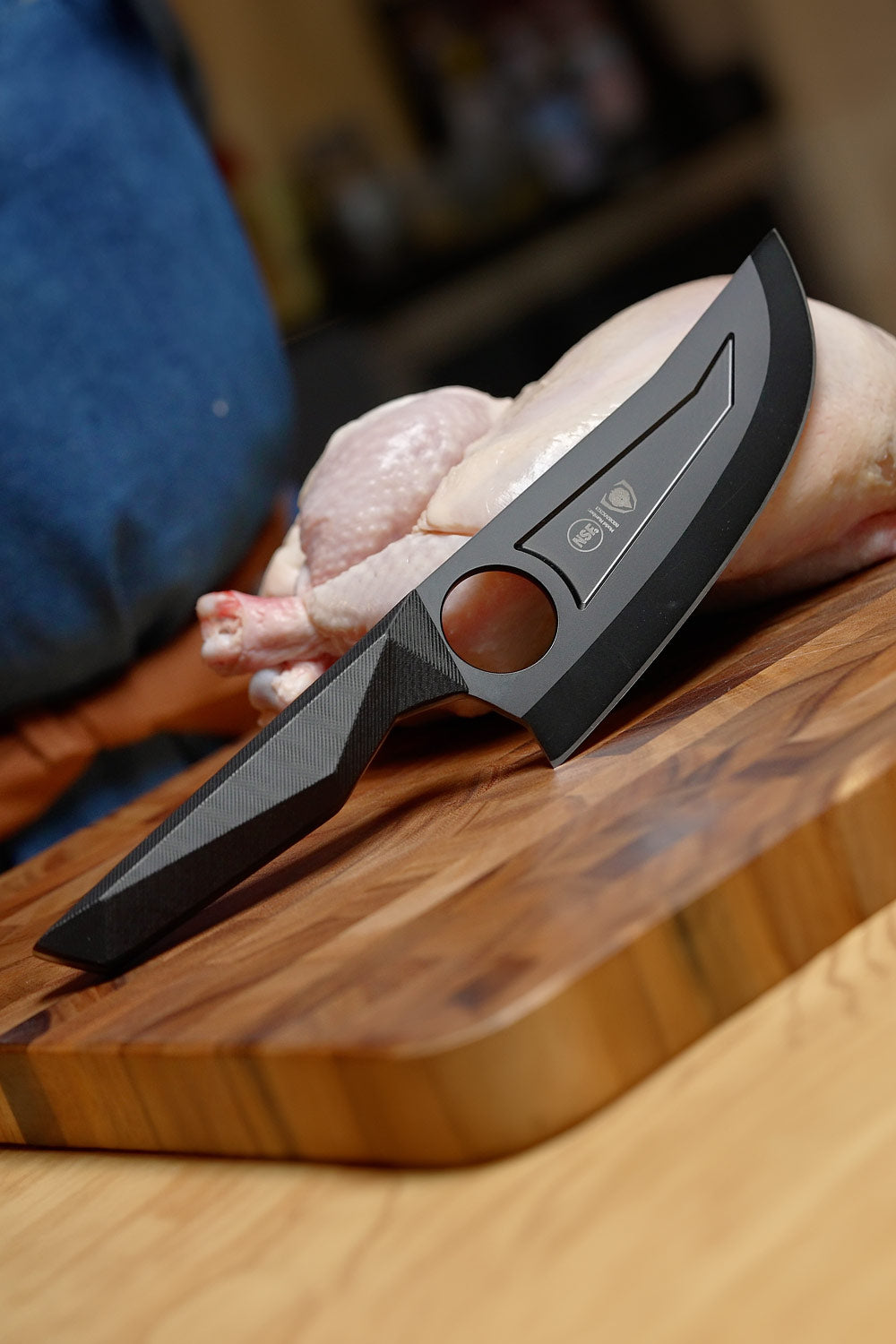 Dalstrong Venator Knife 7 - Shadow Series High-Performance Chef Knife | Professional Kitchen Knife for Slicing, Dicing & Chopping | Perfect for Home Chefs & Culinary Enthusiasts