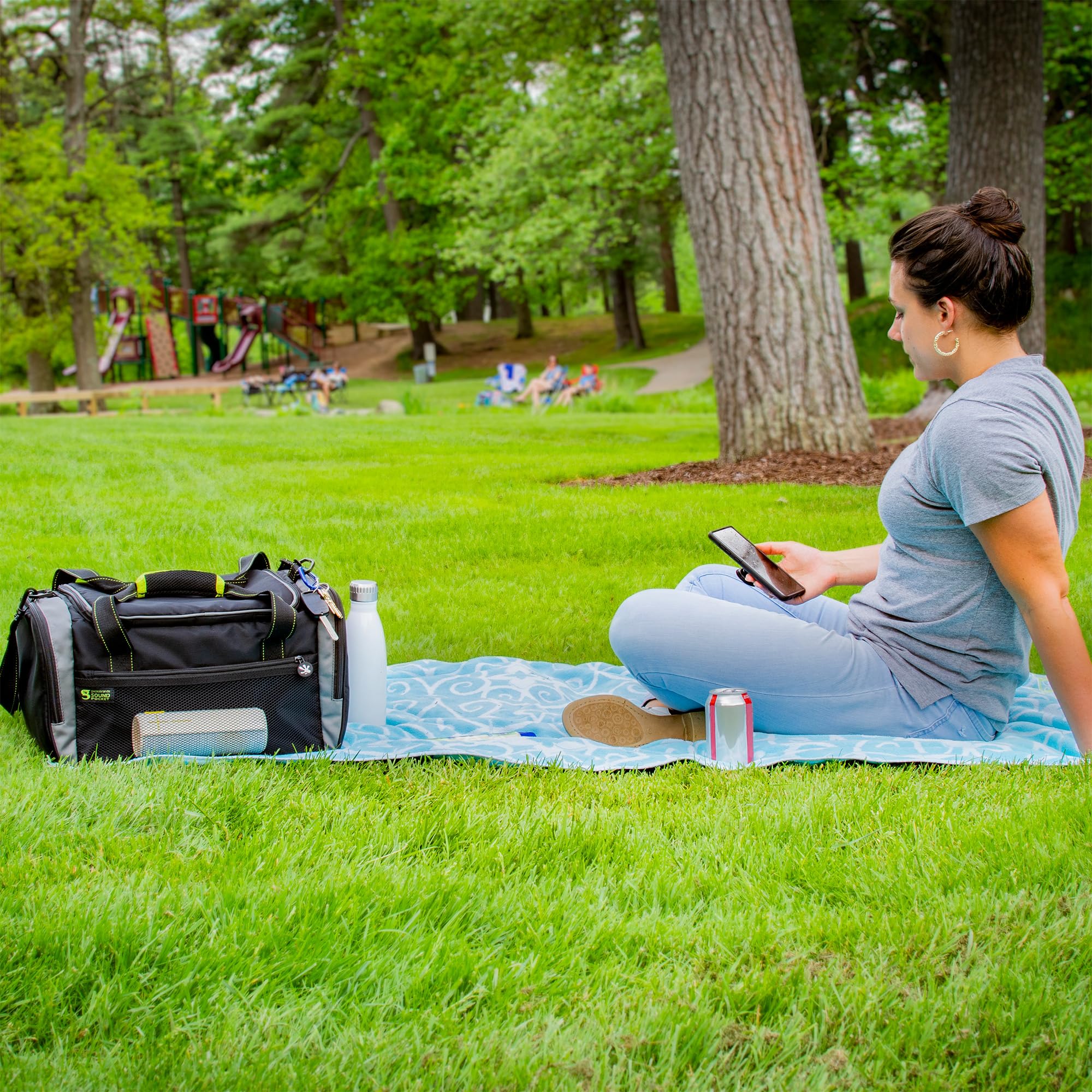Geckobrands Insulated Leak-Proof Duffel Cooler Bag - Adjustable Strap, Holds 30 Cans or 22 Bottles - Perfect for Beach, Camping, Picnics & Outdoor Adventures