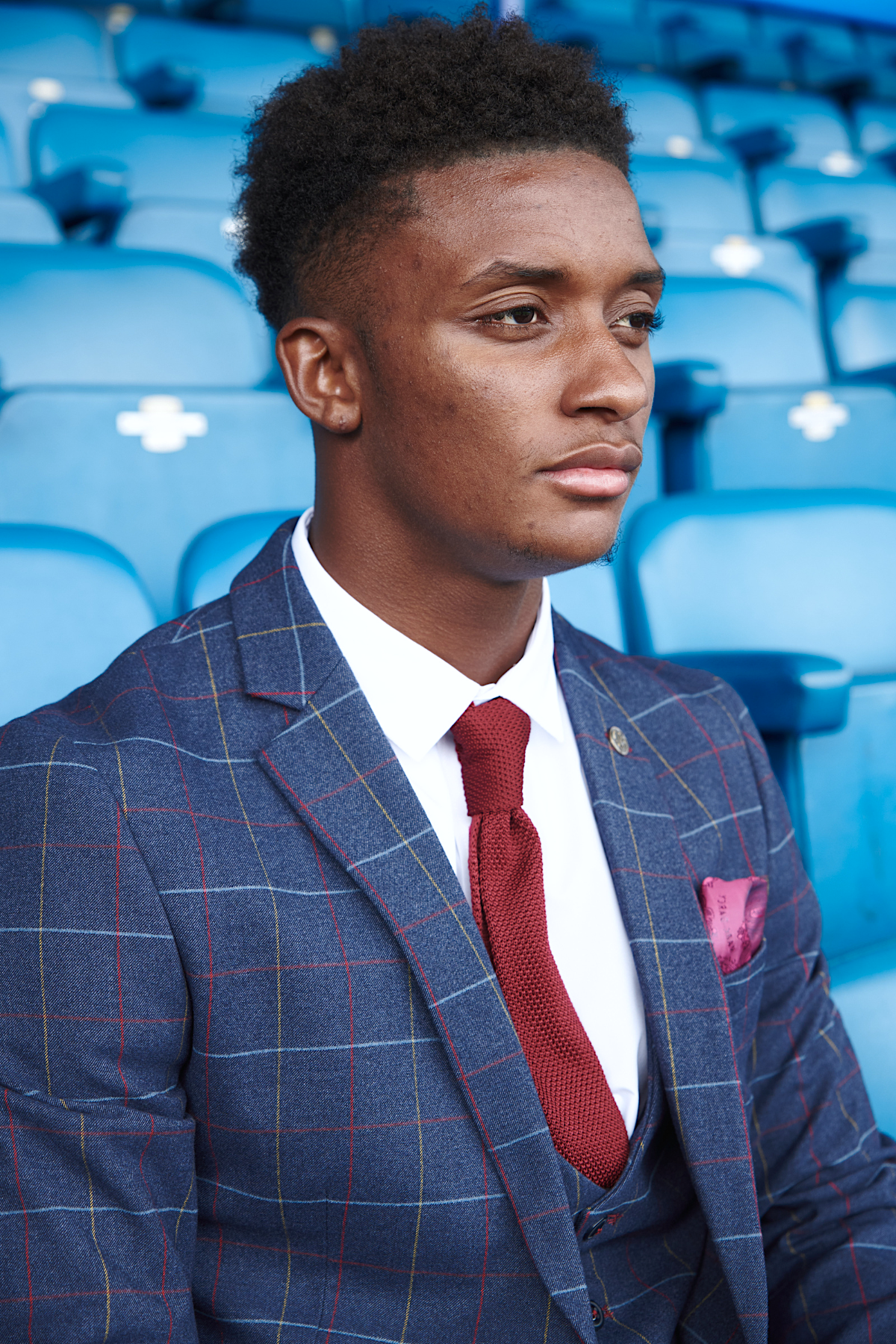 Everton FC Official Demarai Gray Drake Navy Suit - Men's Football Jersey for Matchday & Fan Wear - Perfect for Games, Parties & Gifting