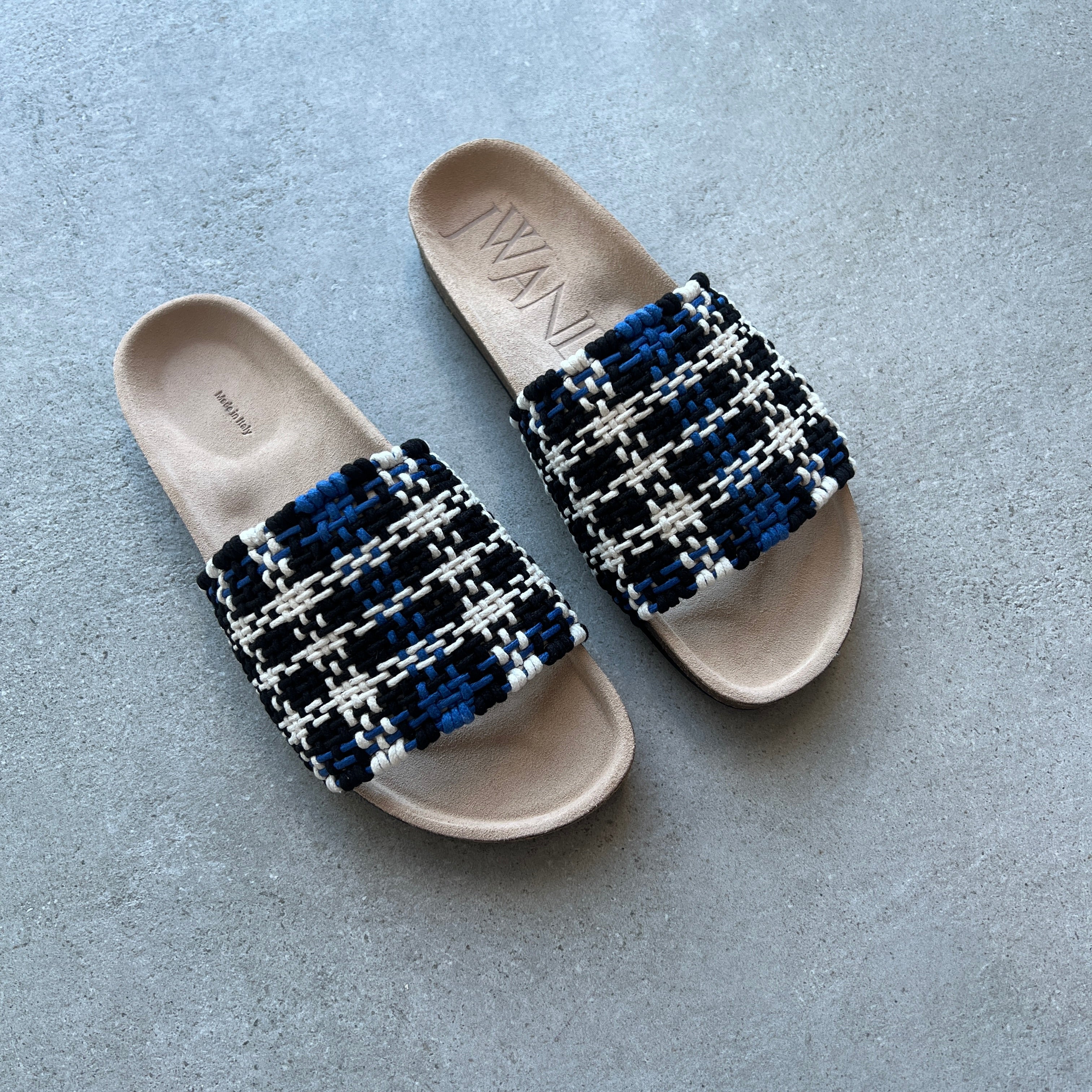 Blue and White Check Slide Sandals - Comfortable Non-Slip Summer Slides for Men Women - Perfect for Beach, Pool, Gym and Casual Wear