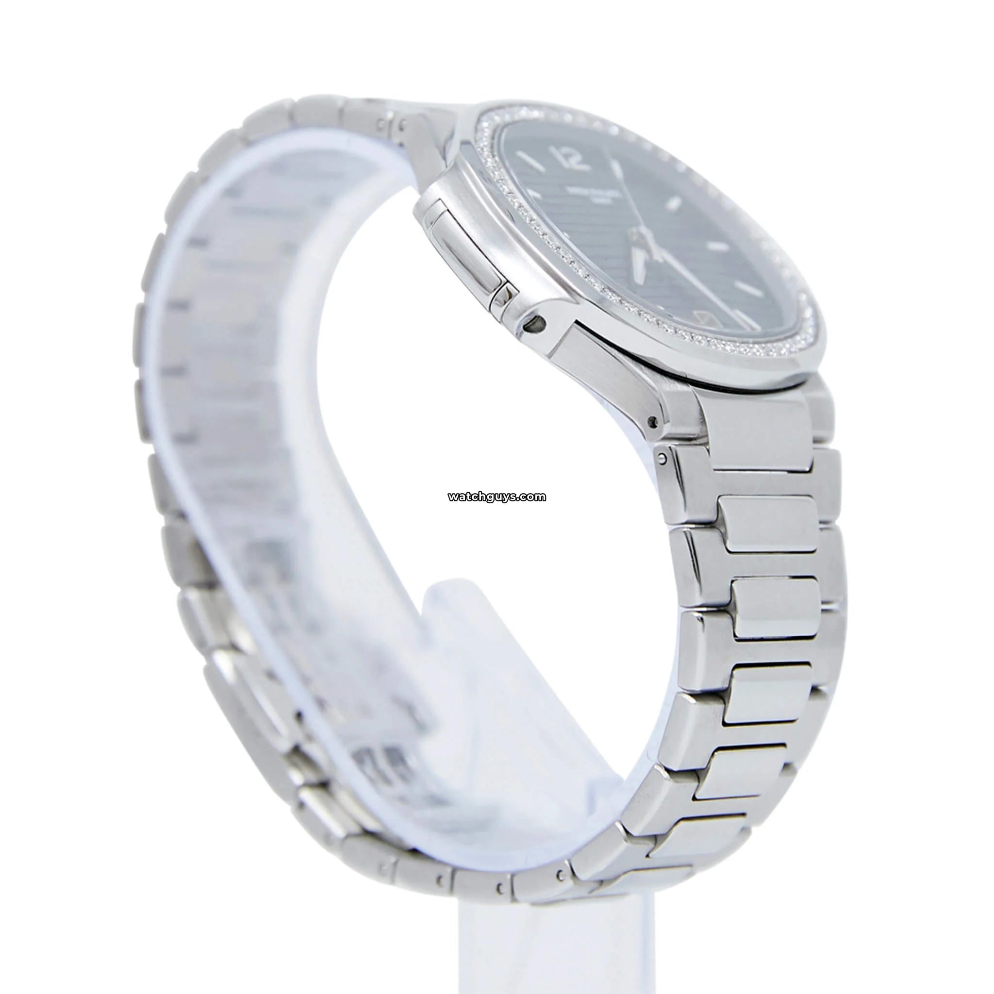 Patek Philippe Nautilus 7118/1200A 001 Luxury Stainless Steel Watch for Men - Perfect for Business Meetings, Formal Events & Luxury Collectors