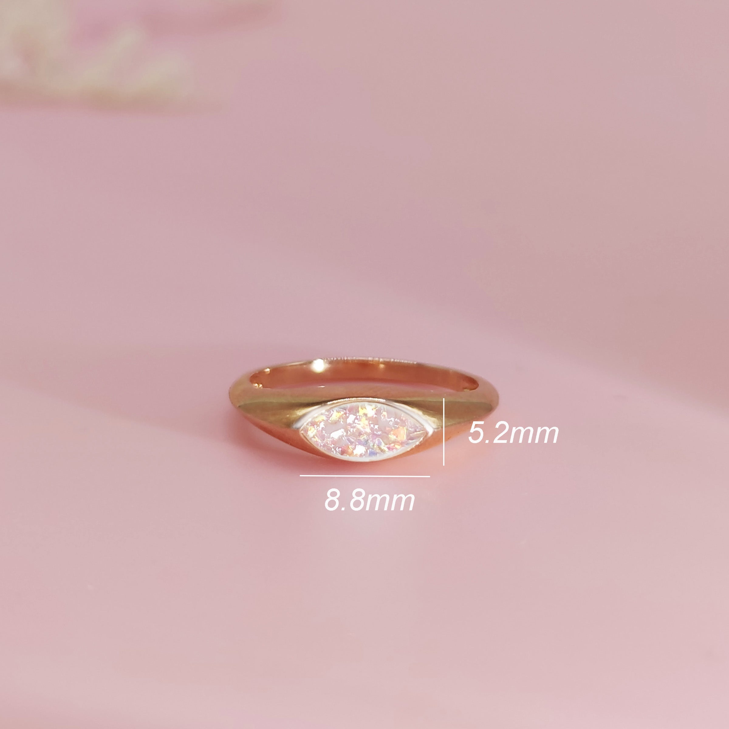 Eternal Embrace Memorial Ashes Ring - Keepsake Jewelry for Loved Ones - Perfect for Remembrance, Memorial Services & Everyday Wear