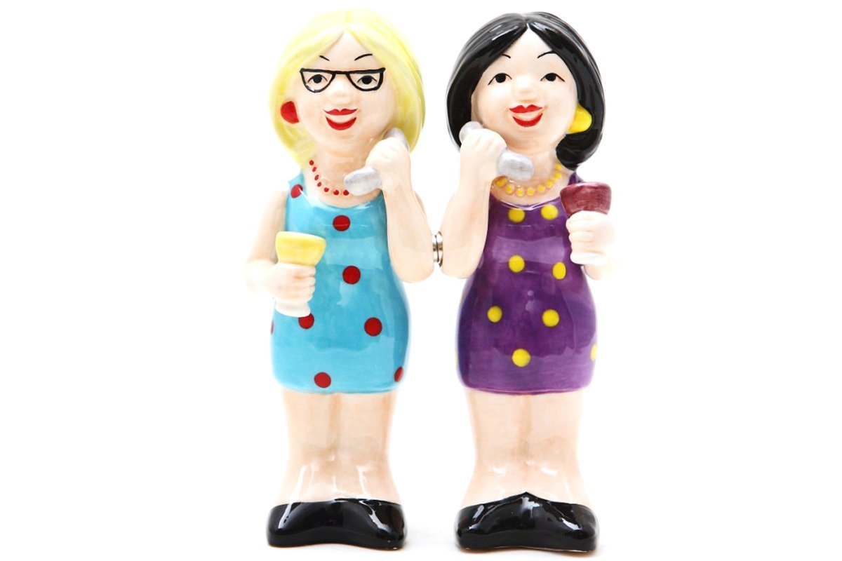 Pacific Giftware Phoney Friends Salt and Pepper Shaker Set - Fun Kitchen Accessories for Home Cooking & Dining Decor - Perfect for Housewarming Gifts and Spice Storage