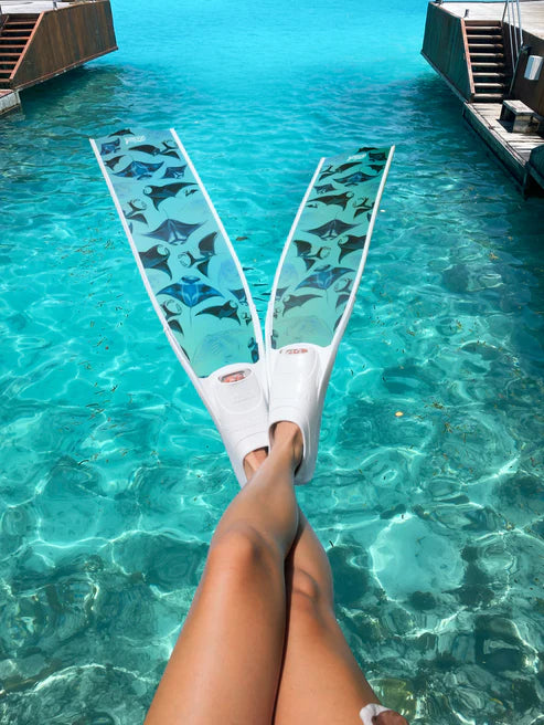 Divermon Manta Free Diving Fins - Premium Composite Soft Blades for Spearfishing & Snorkeling | Perfect for Ocean Exploration & Underwater Photography