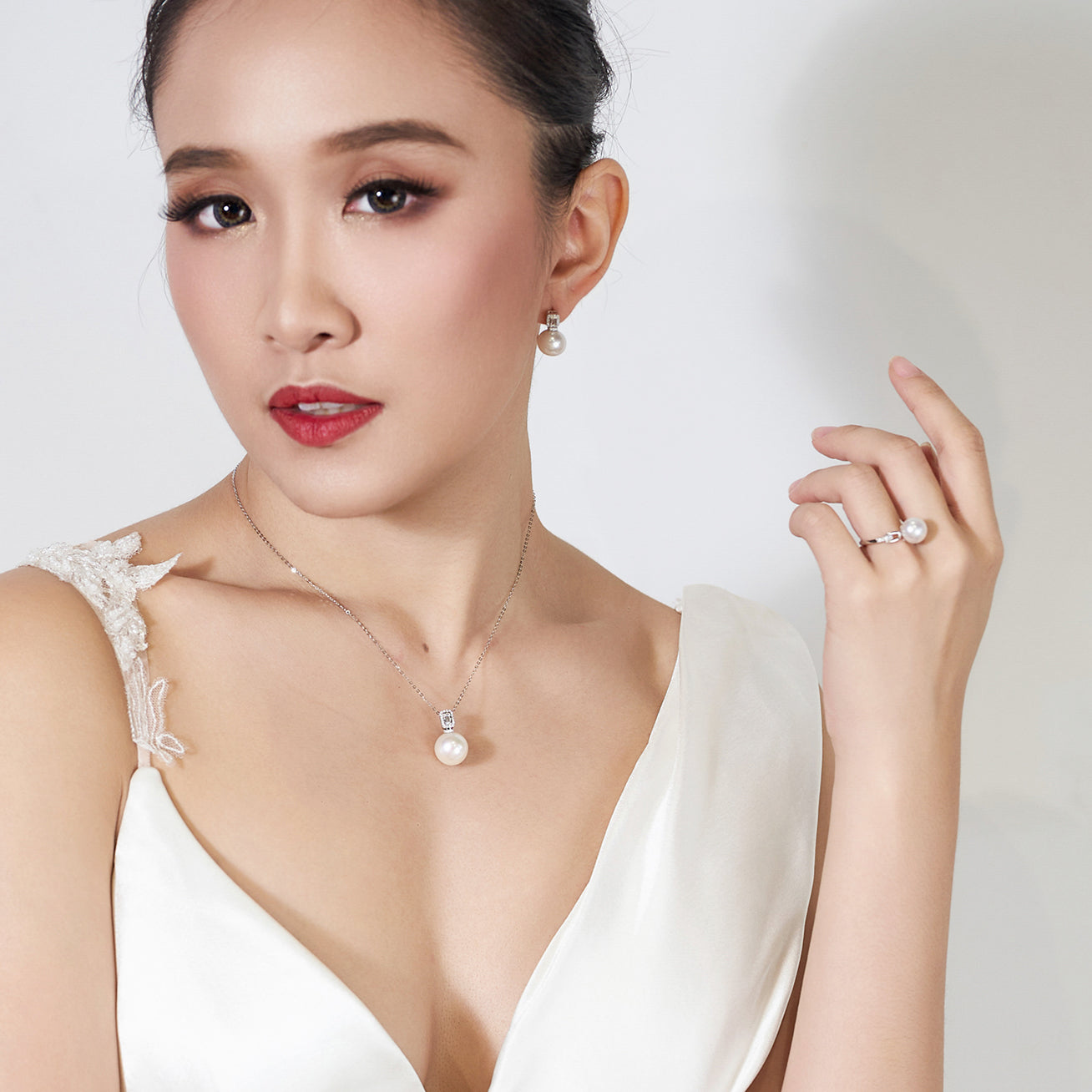 18K Gold Diamond & Australian White South Sea Pearl Ring KR00055 - Elegant Bridal Jewelry, Anniversary Gift for Her, Luxury Engagement Ring