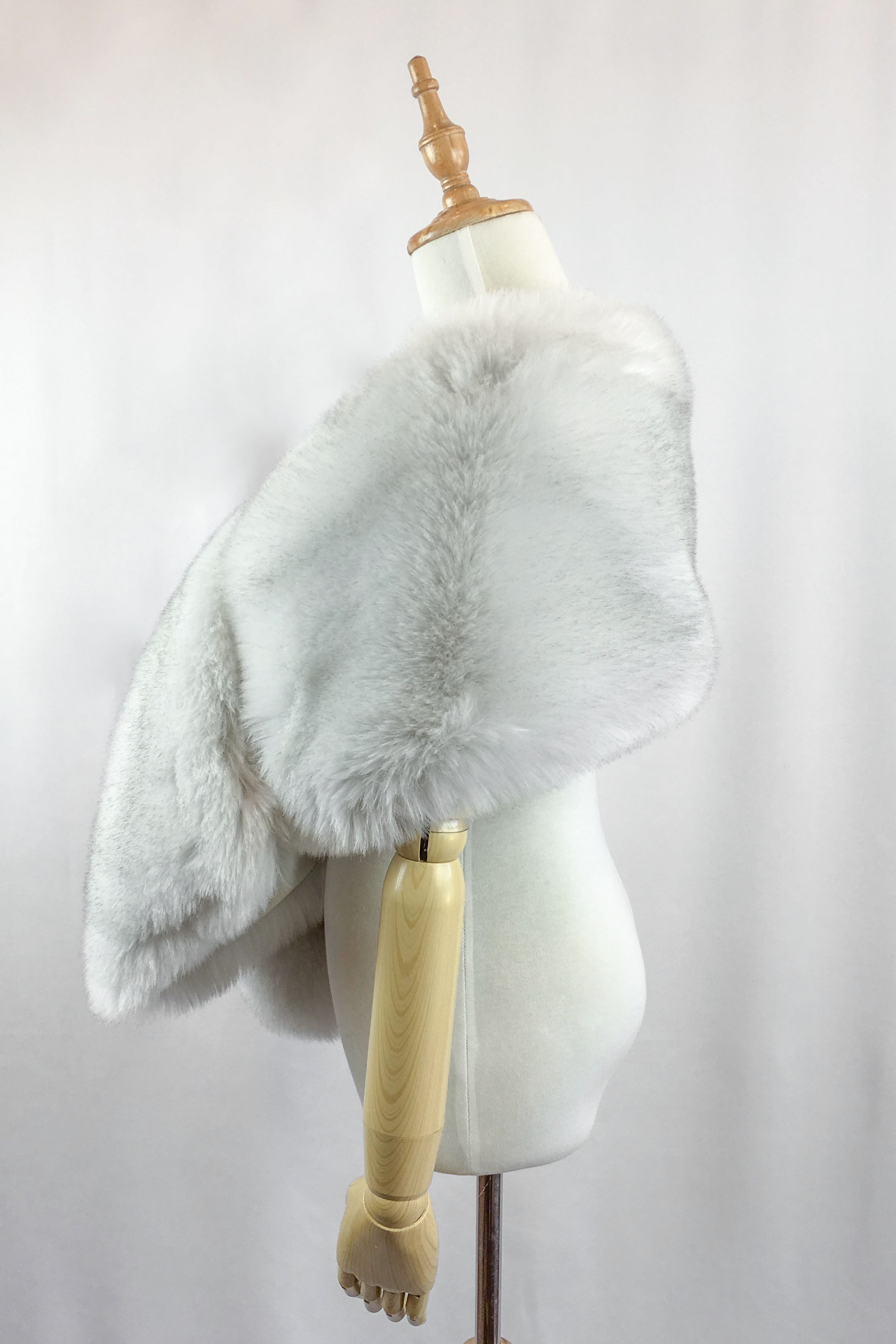 Light Gray Fur Shawl for Women - Soft & Warm Winter Wrap - Elegant Fashion Accessory for Parties, Weddings & Cold Weather Outfits (Lilian SGry01)