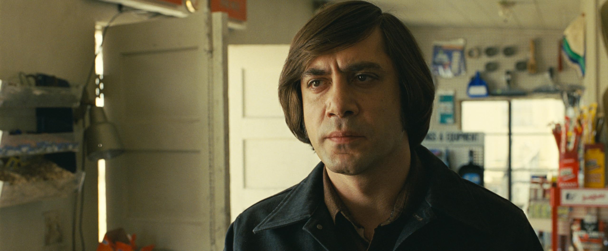 No Country for Old Men (The Criterion Collection) [4K UHD Blu-ray] - Award-Winning Crime Thriller Movie for Home Theater & Film Collection