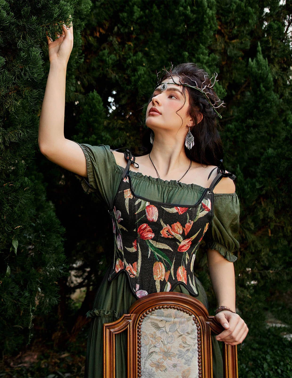Scarlet Darkness Women's Renaissance Corset Top Floral Lace-Up Bustier - Gothic Victorian Steampunk Costume for Cosplay, Halloween & Renaissance Fairs