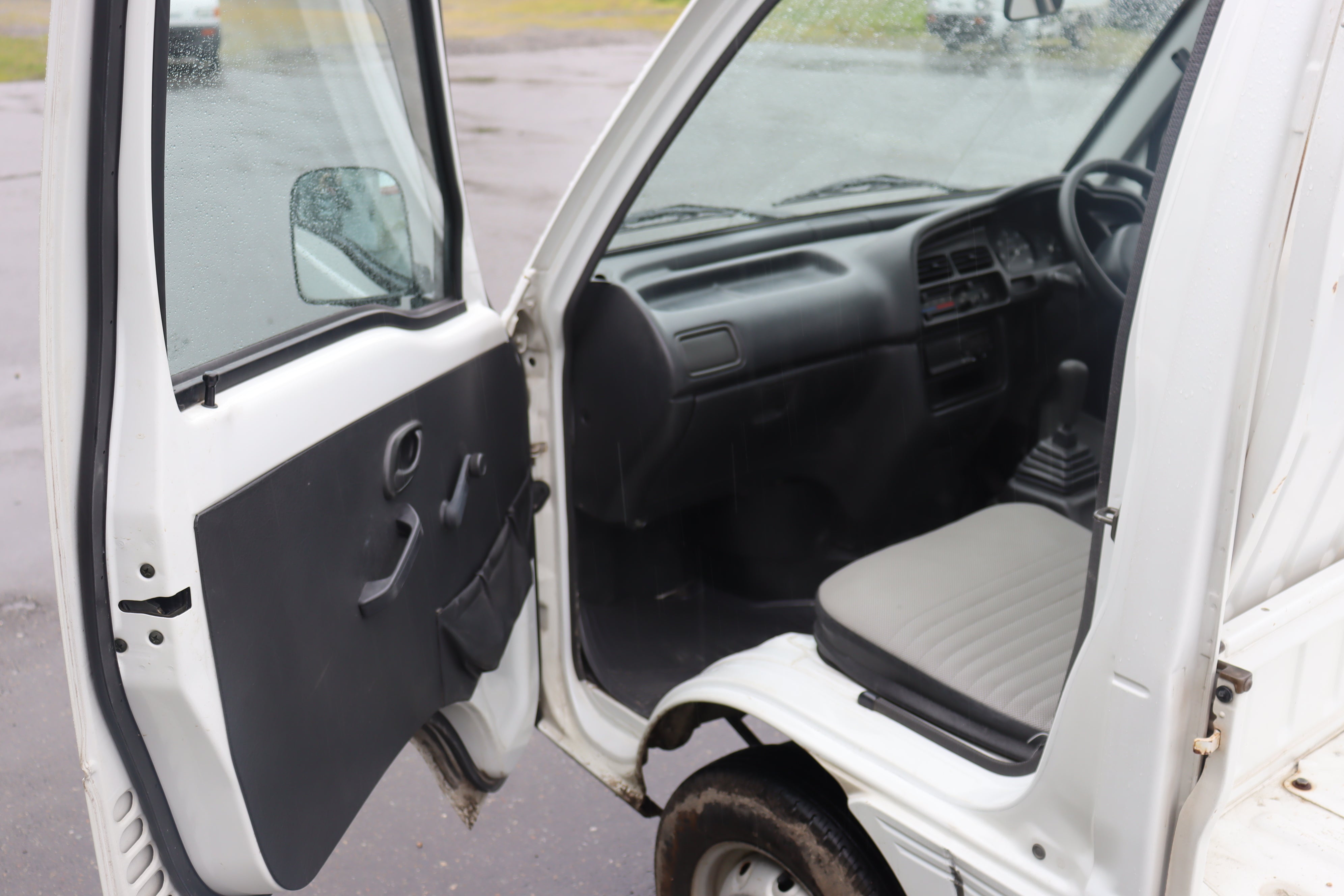 1996 Suzuki Carry Kei Truck JDM DD51T 4WD Low Mileage - Compact Mini Truck for Off-Road, Farm & Urban Delivery