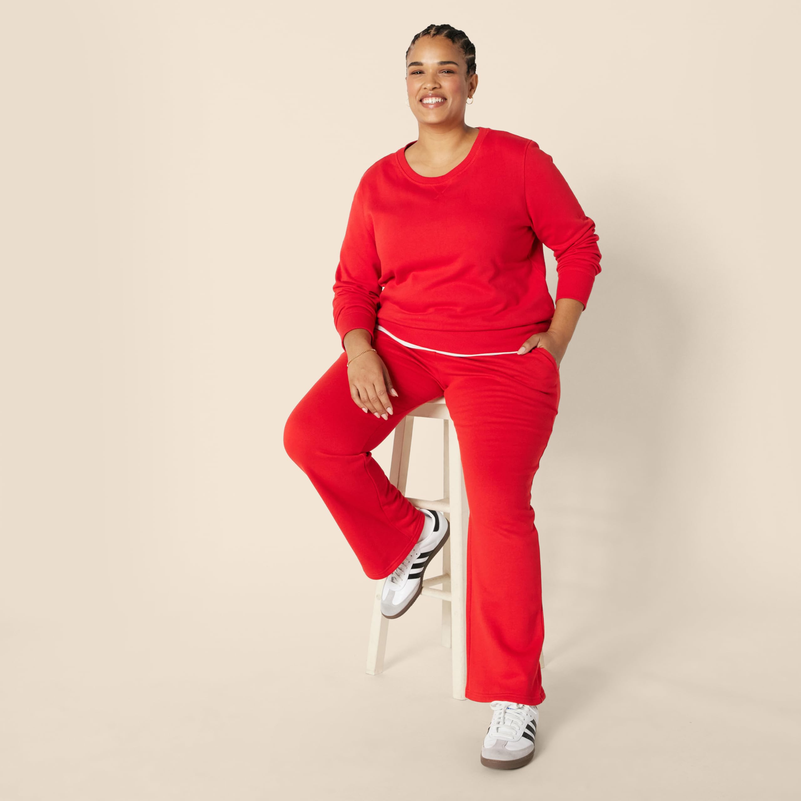 Amazon Essentials Women's Fleece Straight Leg Sweatpants - Comfortable Lounge Pants for Casual Wear, Yoga & Home Relaxation (Plus Size Available)