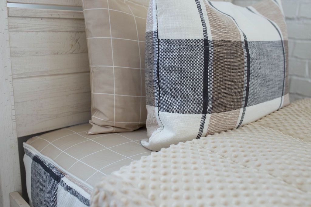 Erin Luxe Sham - Premium Cotton Pillow Sham with Decorative Trim, Soft & Breathable Bedding for Ultimate Comfort - Perfect for Master Bedrooms, Guest Rooms & Luxury Home Decor