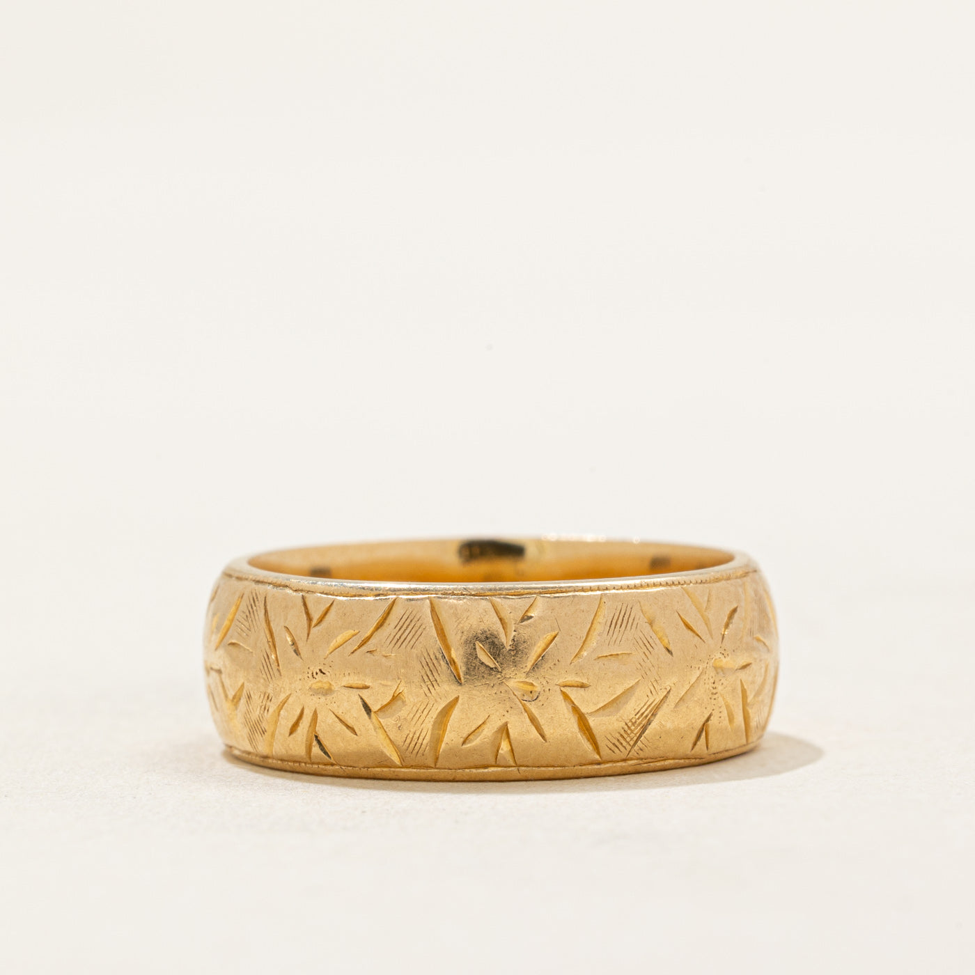 Vintage 1964 Birmingham 18k Yellow Gold Floral Wedding Band Ring - 5.90mm Wide - Size SZ - Perfect for Anniversary Gifts & Classic Bridal Jewelry