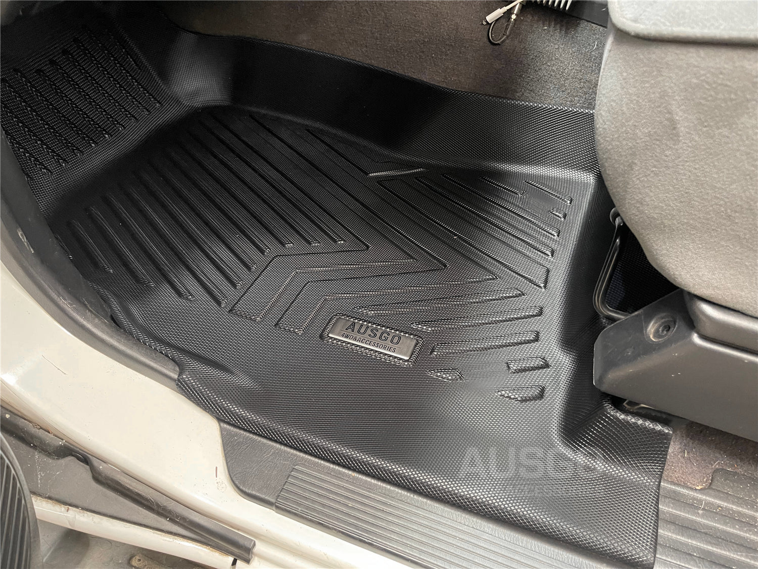 5D Custom Fit Car Floor Mats for Nissan Patrol GU Y61 (1997-2015) - All Weather Protection, Non-Slip Design - Perfect for Off-Roading, Daily Commute & Family Trips