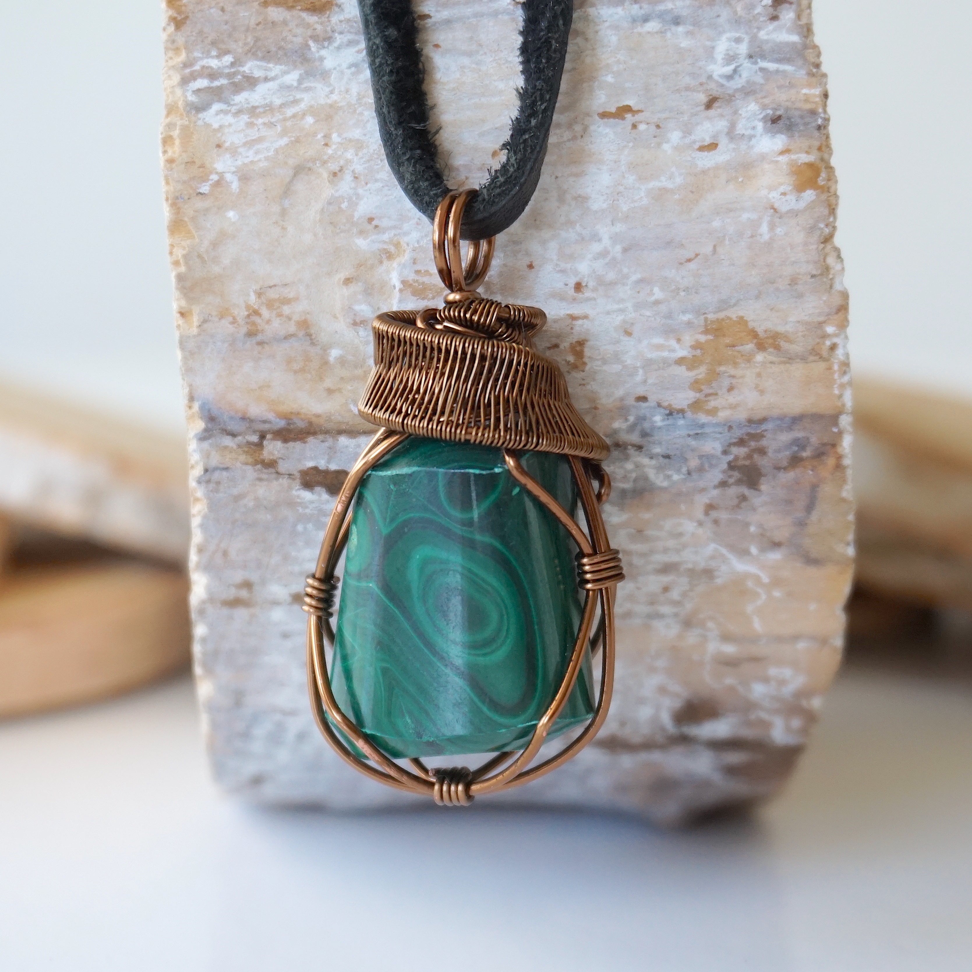Raw Malachite Necklace with Antique Bronze Pendant - Natural Gemstone Jewelry for Women, Boho Chic Accessory | Perfect for Spiritual Healing, Meditation & Everyday Wear