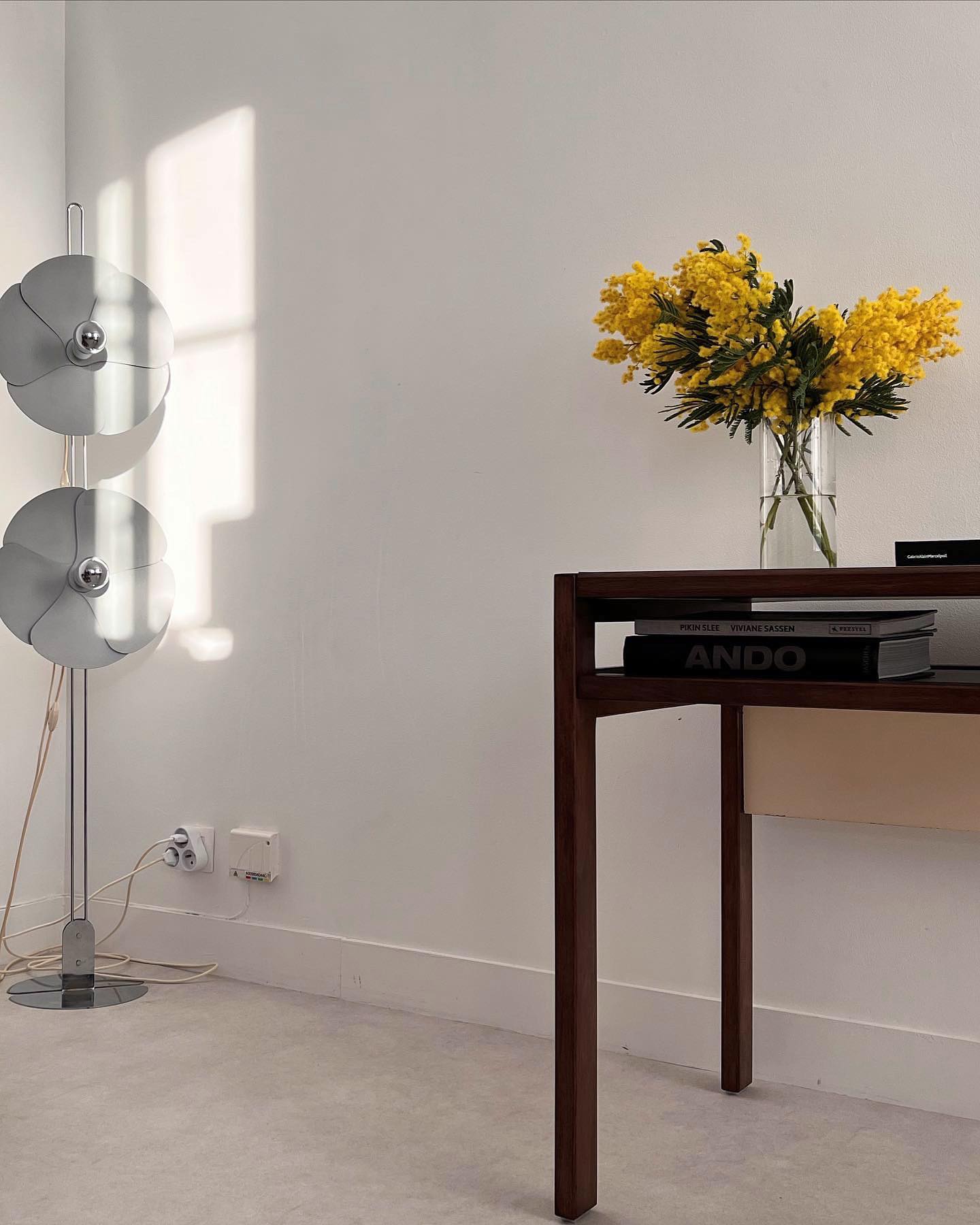 Modern Flower Floor Lamp for Living Room - Elegant Home Decor Lighting for Bedroom, Office & Lounge - Adjustable Brightness & Warm White Light