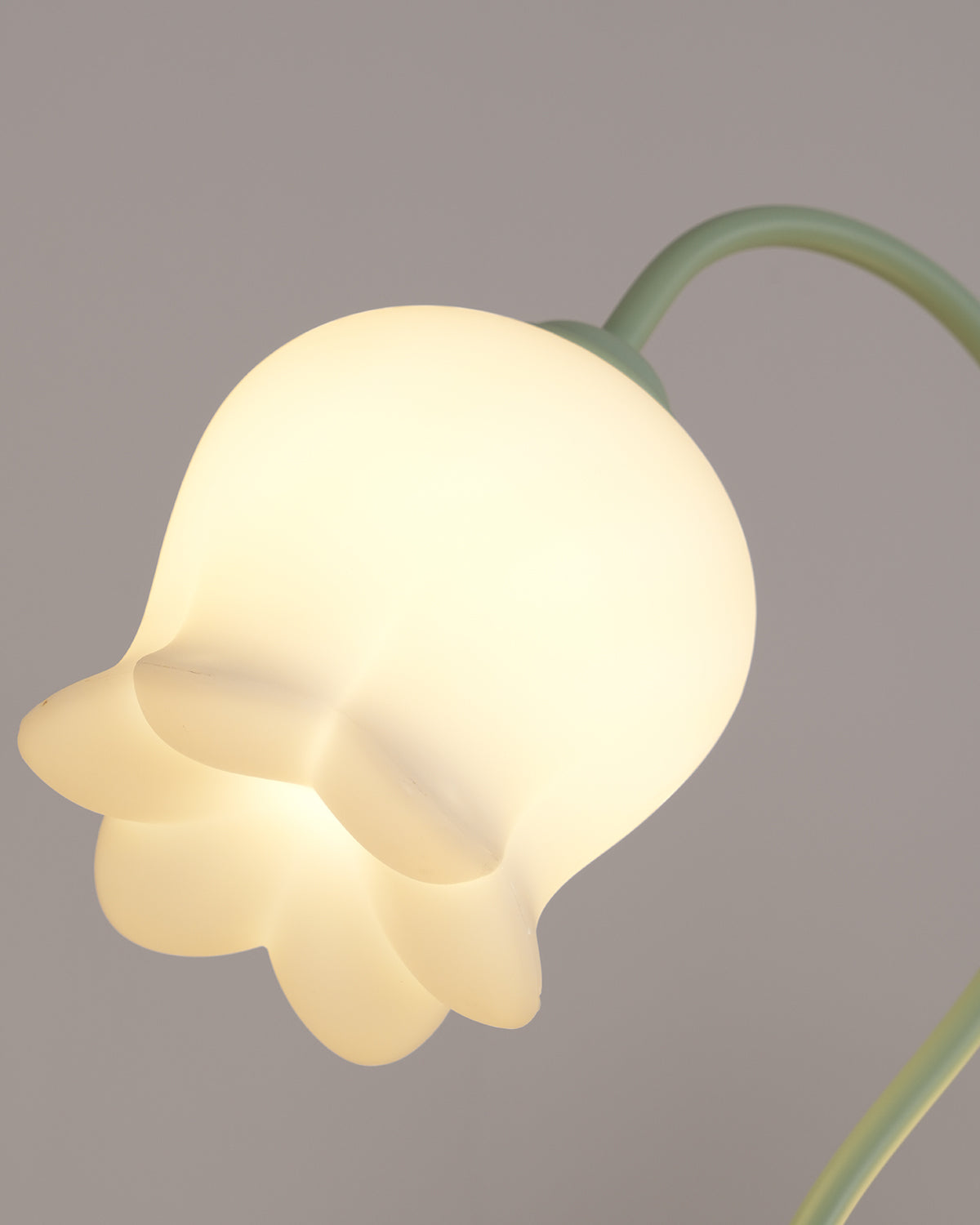 Lily of The Valley Floor Lamp - Elegant Modern Standing Light for Living Room, Bedroom & Office - Perfect for Reading, Relaxing & Decor