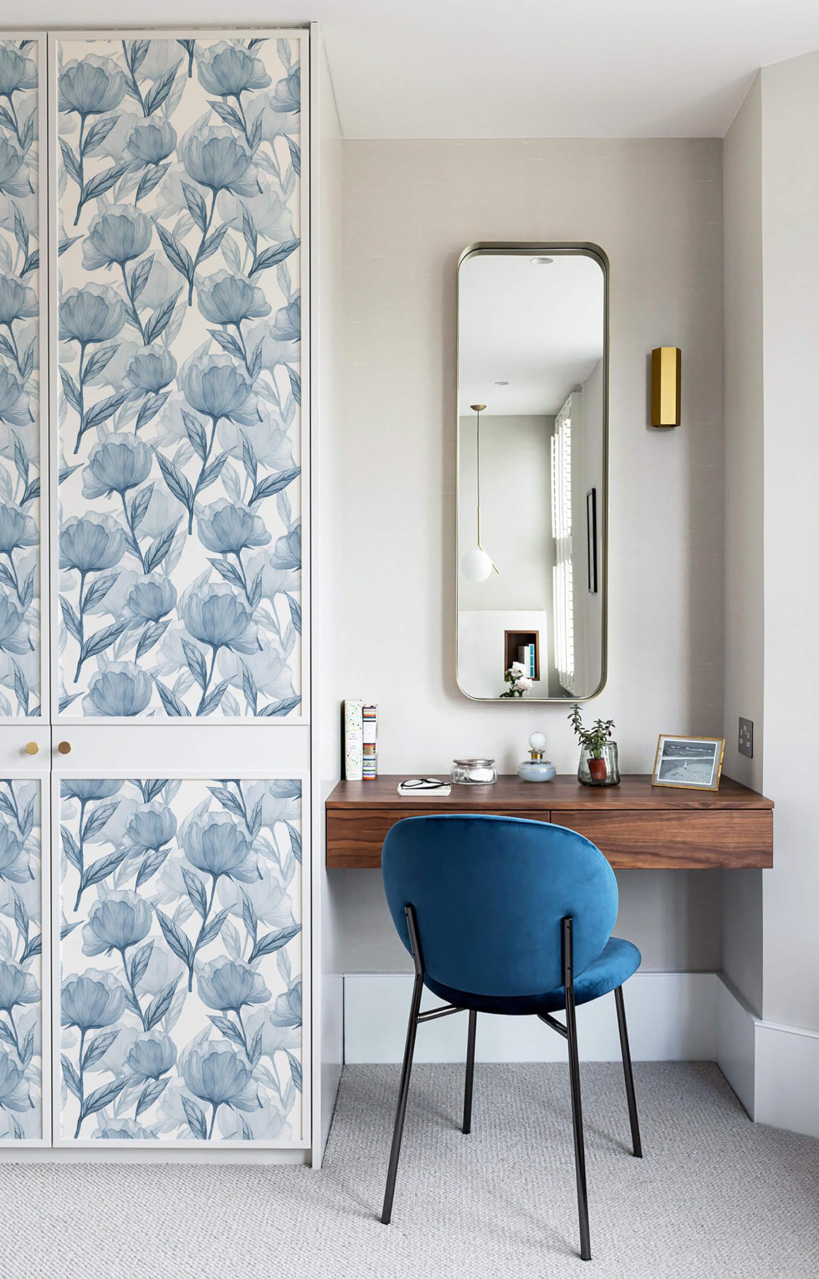 Heroad Boho Floral Peel and Stick Wallpaper - Blue and White Flower Contact Paper for Cabinets, Drawers & Walls - Waterproof Removable Self-Adhesive Decorative Paper (16.1