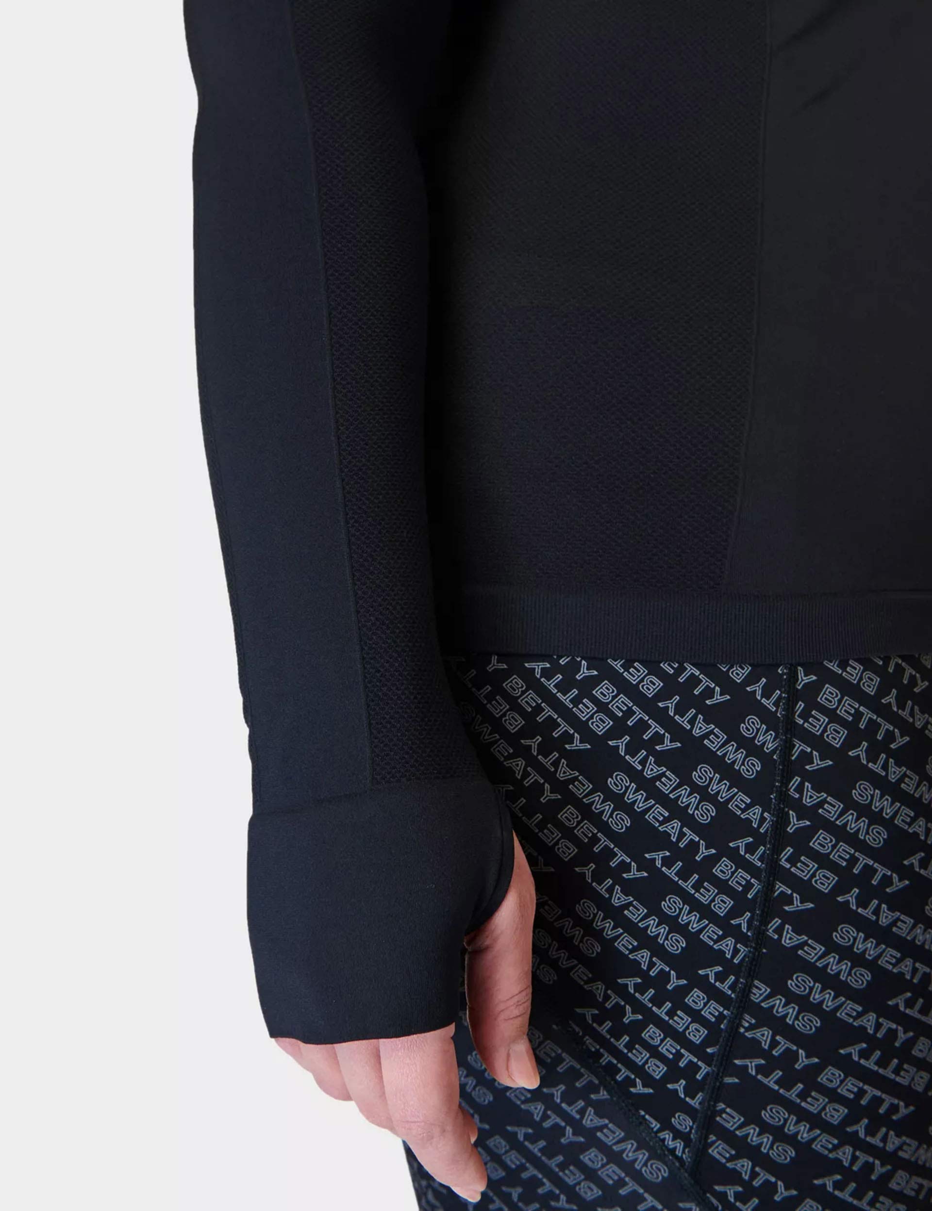 High-Performance Seamless Gym Long Sleeve Workout Top for Women & Men - Moisture Wicking, Breathable, Comfortable - Ideal for Yoga, Running, Gym Training - Black